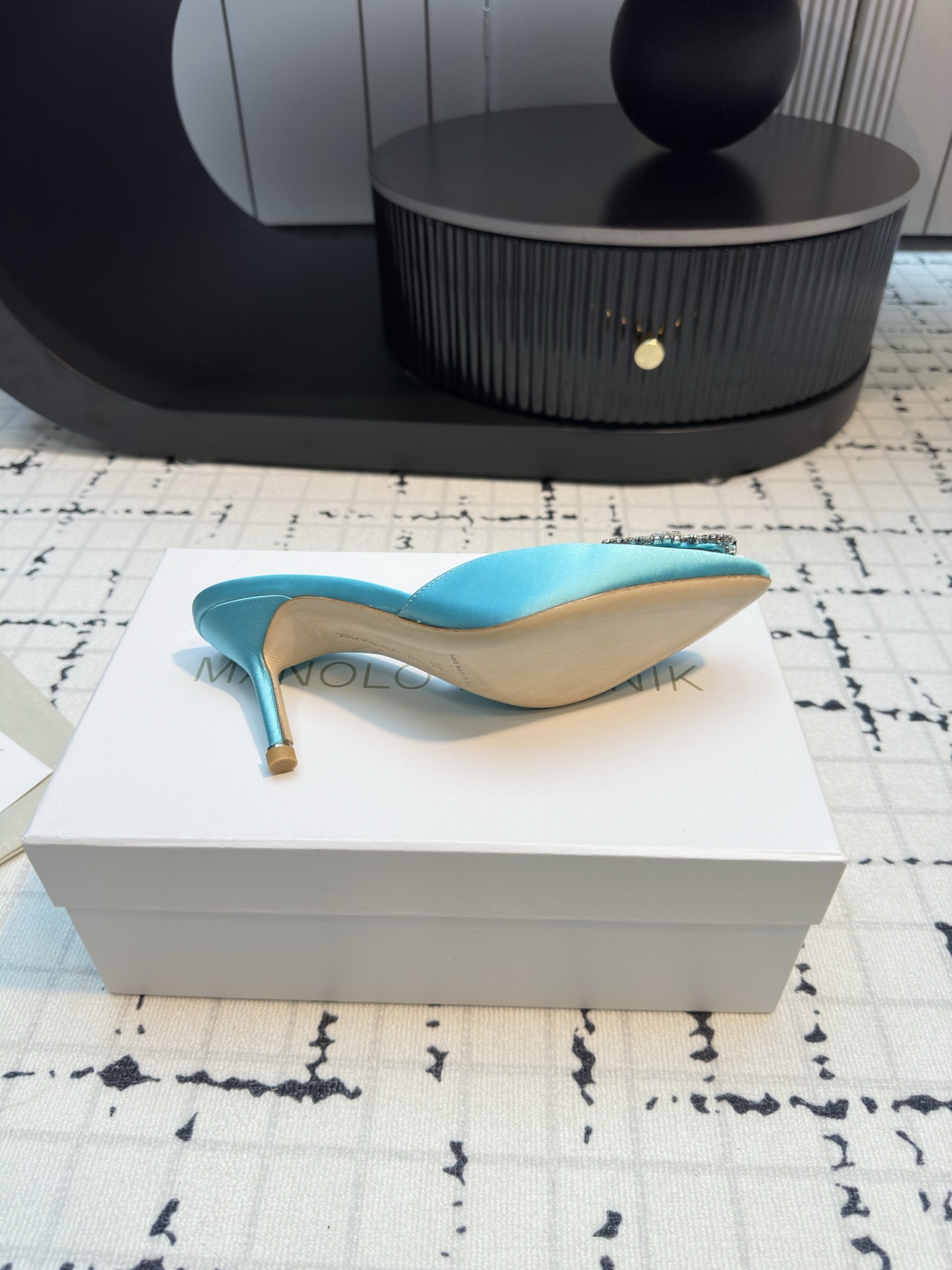 Magolo BlahnlK Classic Slippers: High-Quality Italian Imports for Stylish Women - 图片 7