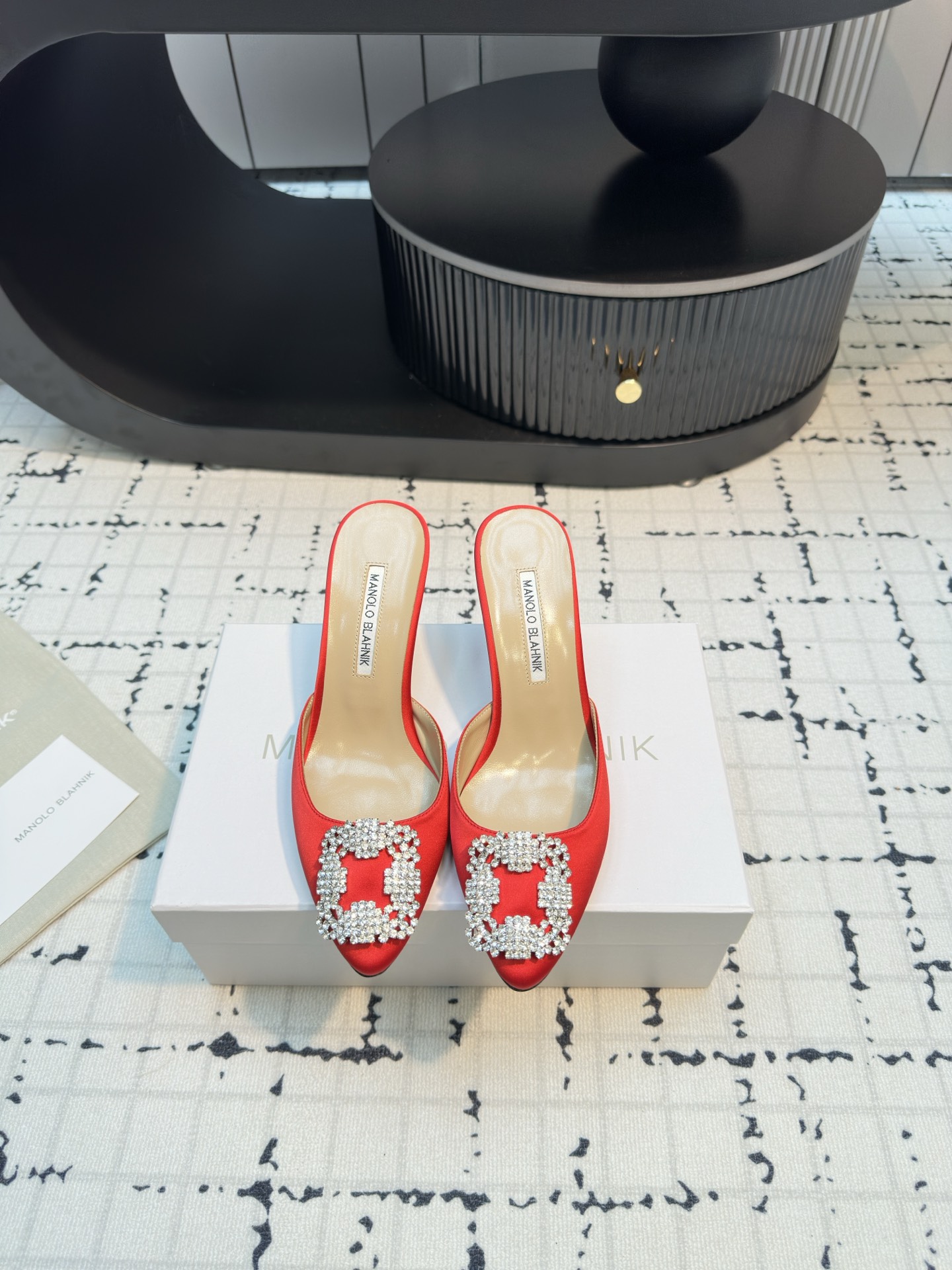 Magolo BlahnlK Classic Slippers: Premium Quality Shoes for Fashionable Women