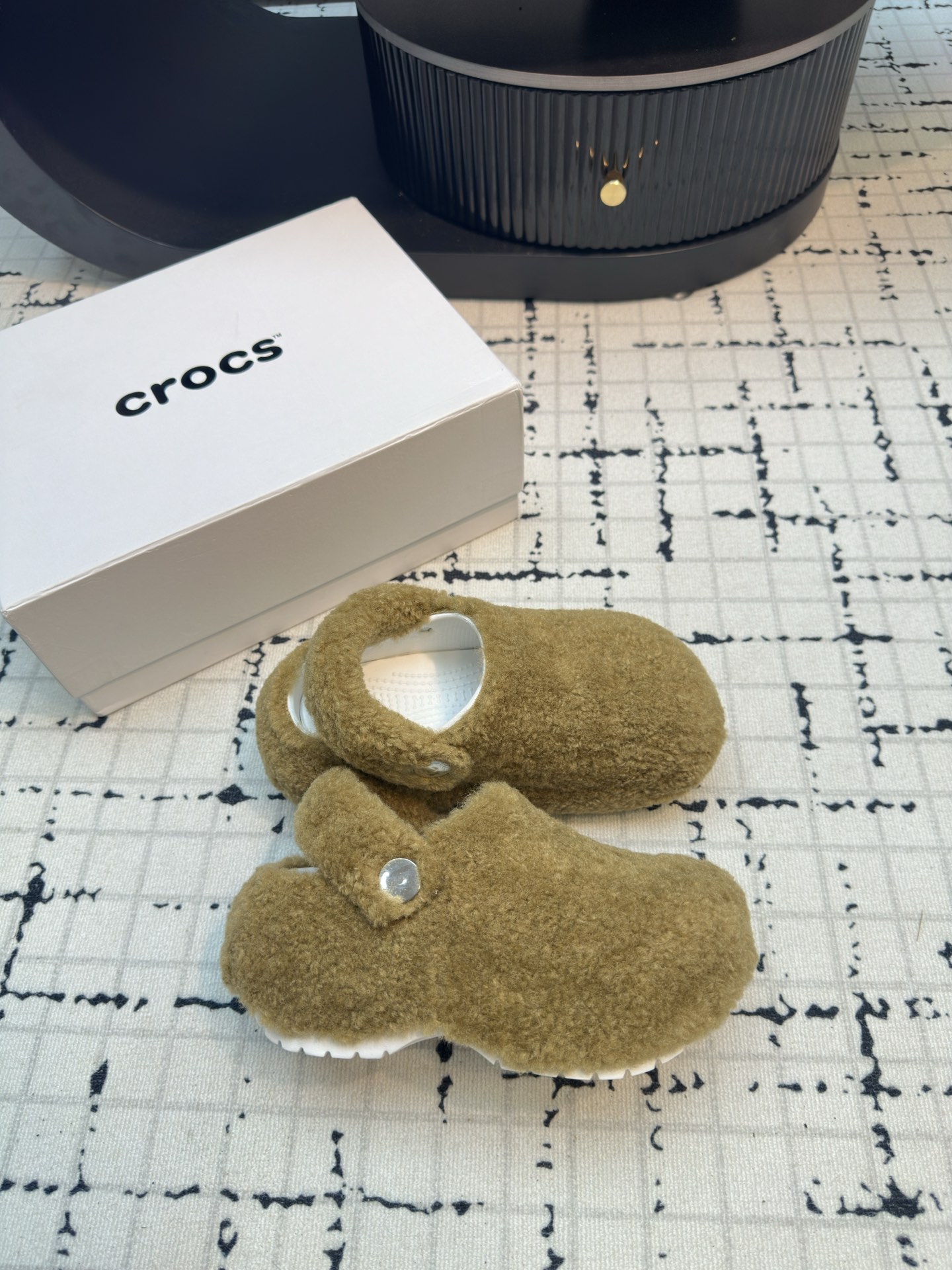 Crocs: Innovative Leisure Shoes for All Seasons, Comfortable and Stylish. - 图片 3