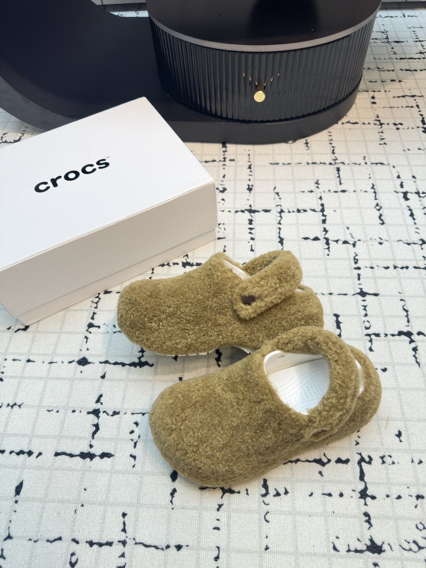 Crocs: Innovative Leisure Shoes for All Seasons, Comfortable and Stylish. - 图片 6