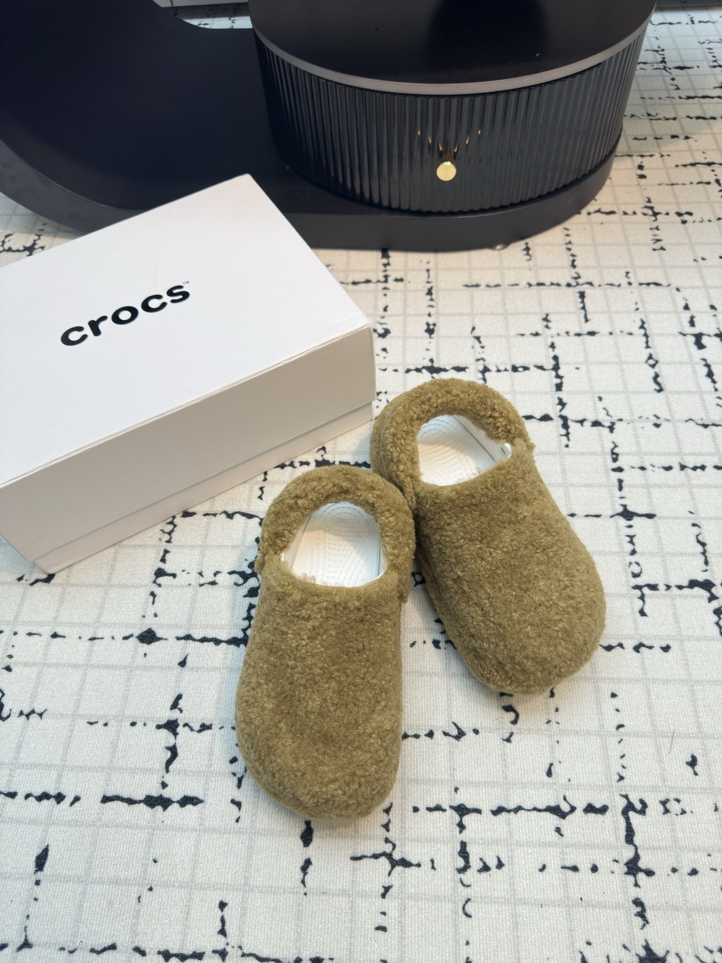 Crocs: Innovative Leisure Shoes for All Seasons, Comfortable and Stylish. - 图片 2