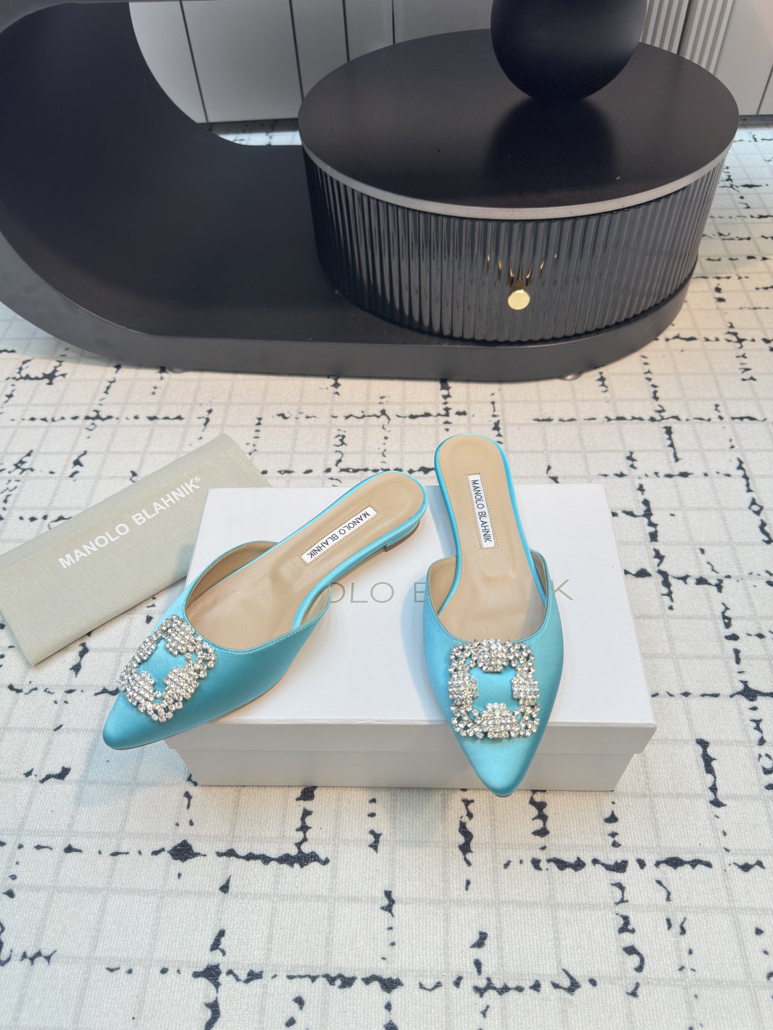 Magolo BlahnlK Classic Slippers: High-Quality Italian Imports for Every Fashionista - 图片 4