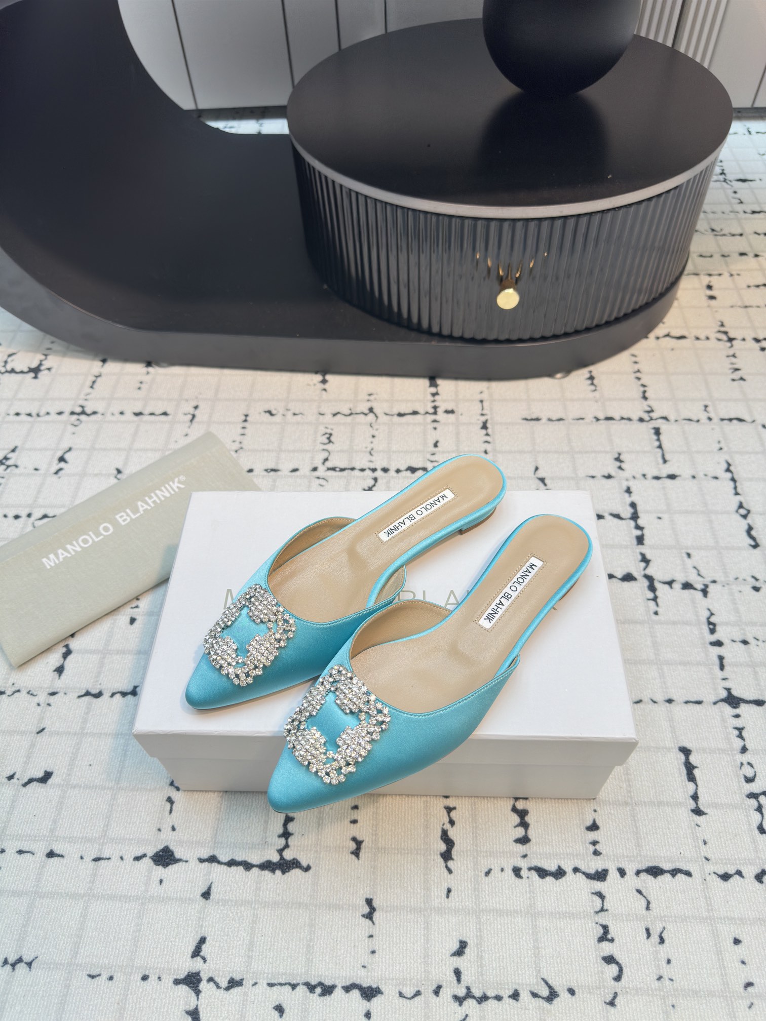 Magolo BlahnlK Classic Slippers: High-Quality Italian Imports for Every Fashionista - 图片 3