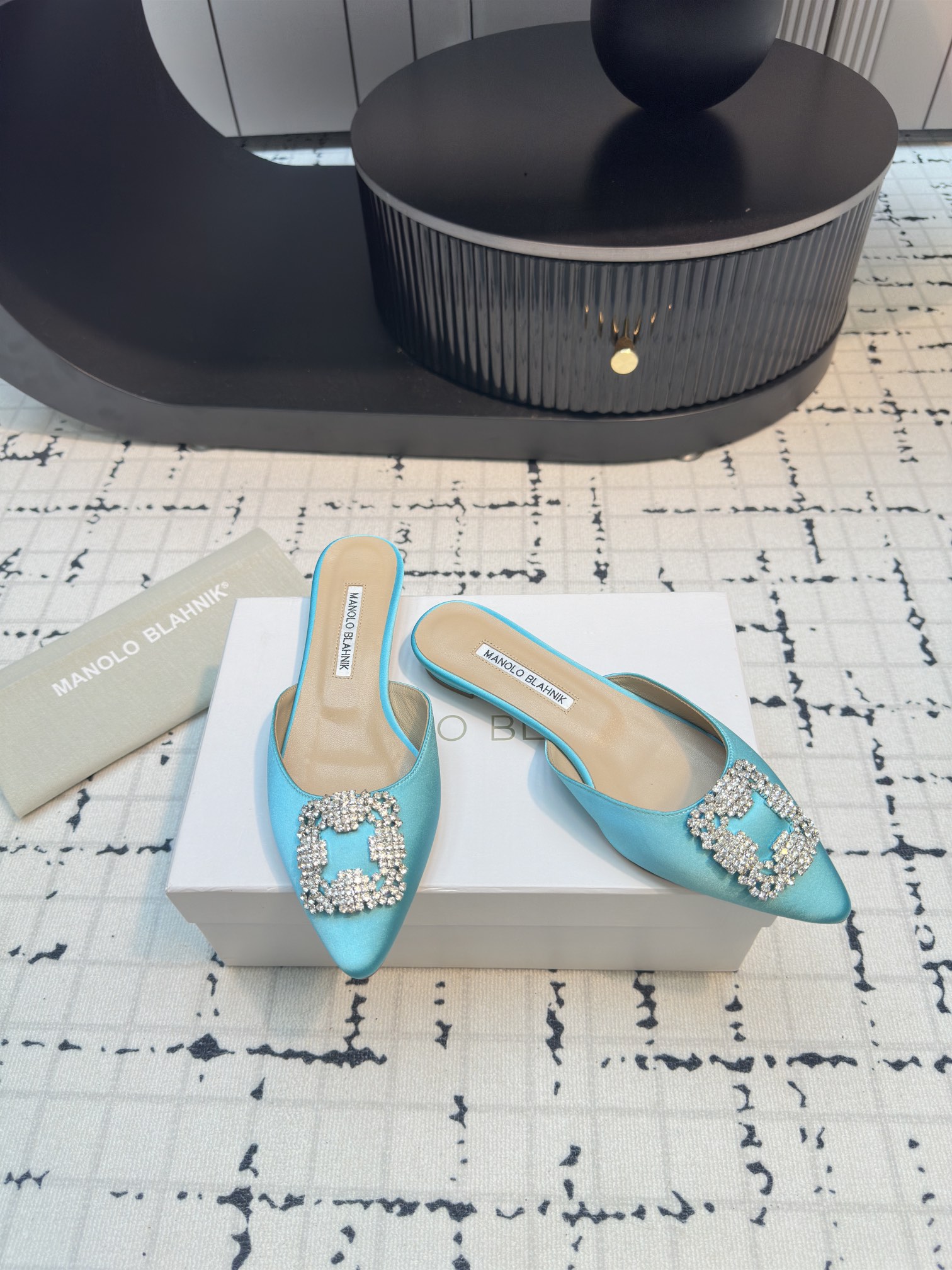 Magolo BlahnlK Classic Slippers: High-Quality Italian Imports for Every Fashionista - 图片 5