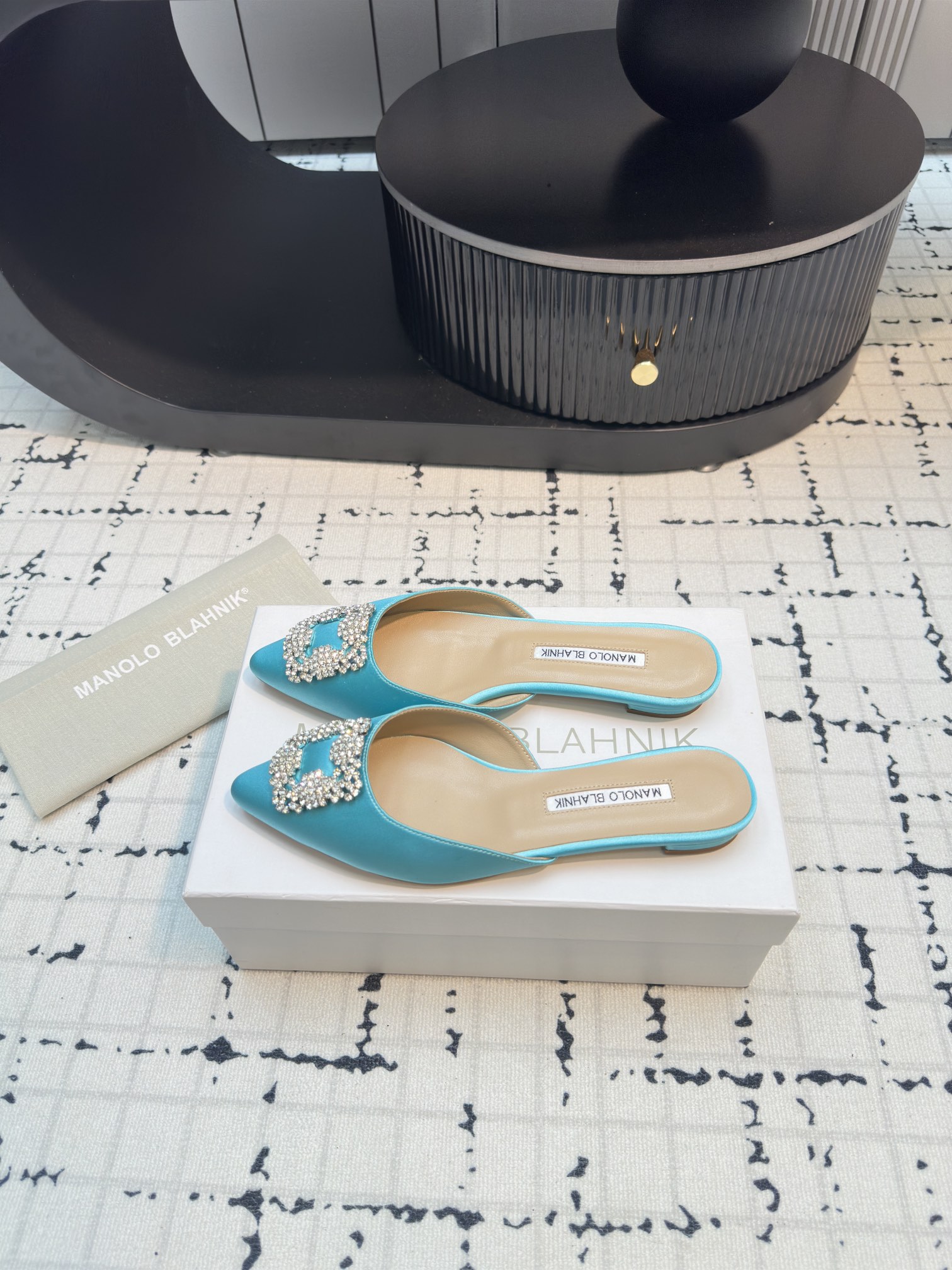Magolo BlahnlK Classic Slippers: High-Quality Italian Imports for Every Fashionista - 图片 7