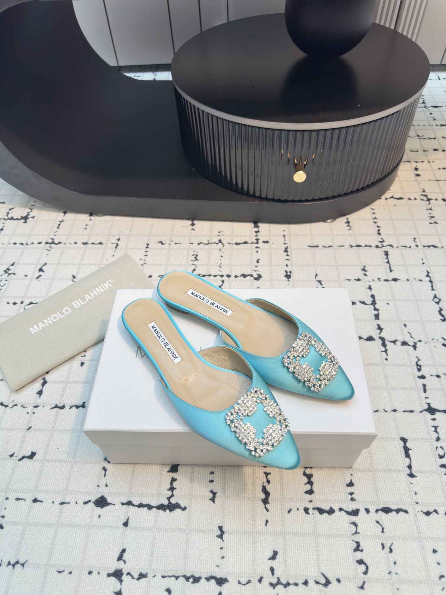 Magolo BlahnlK Classic Slippers: High-Quality Italian Imports for Every Fashionista - 图片 2