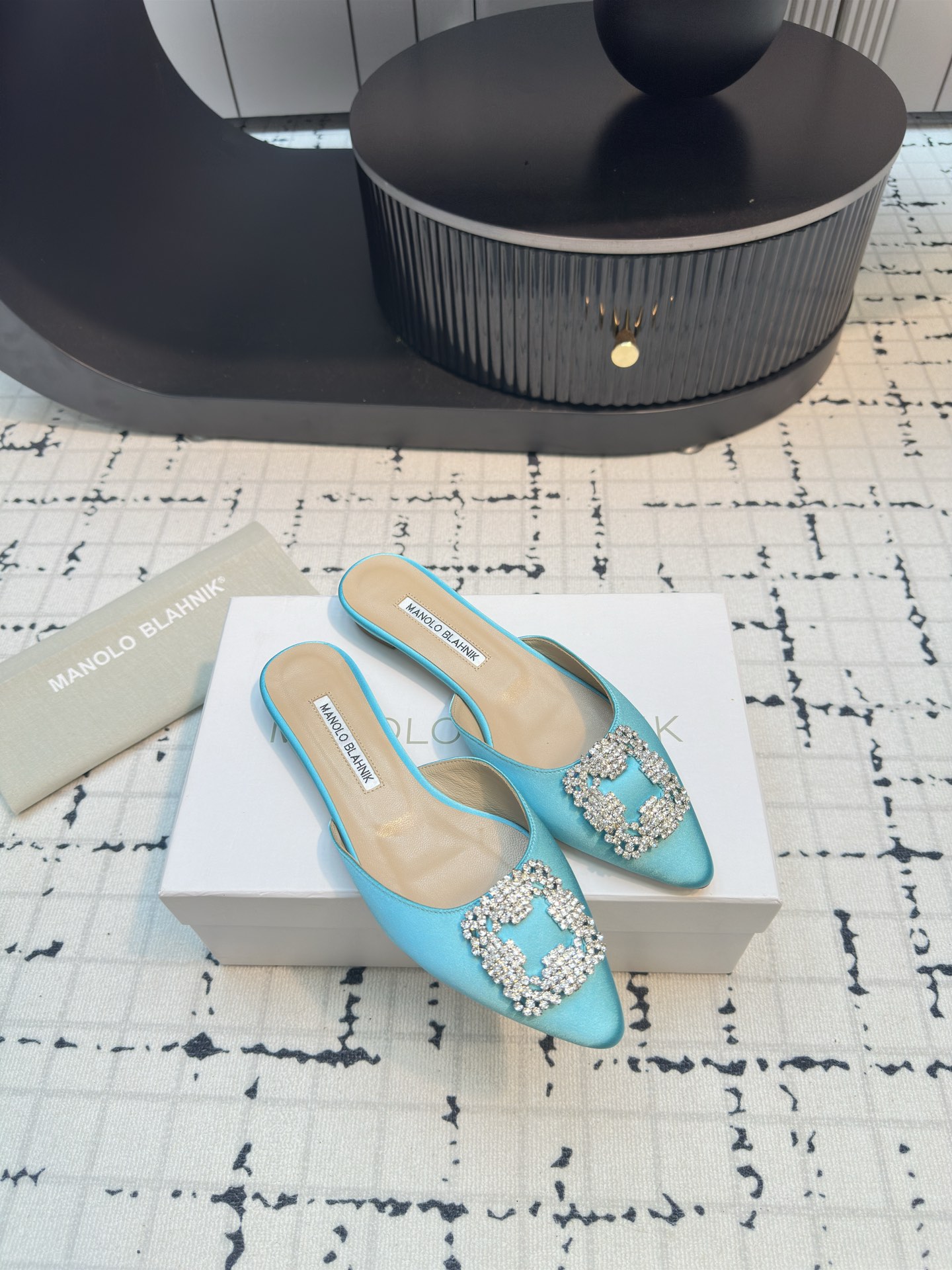 Magolo BlahnlK Classic Slippers: High-Quality Italian Imports for Every Fashionista - 图片 6