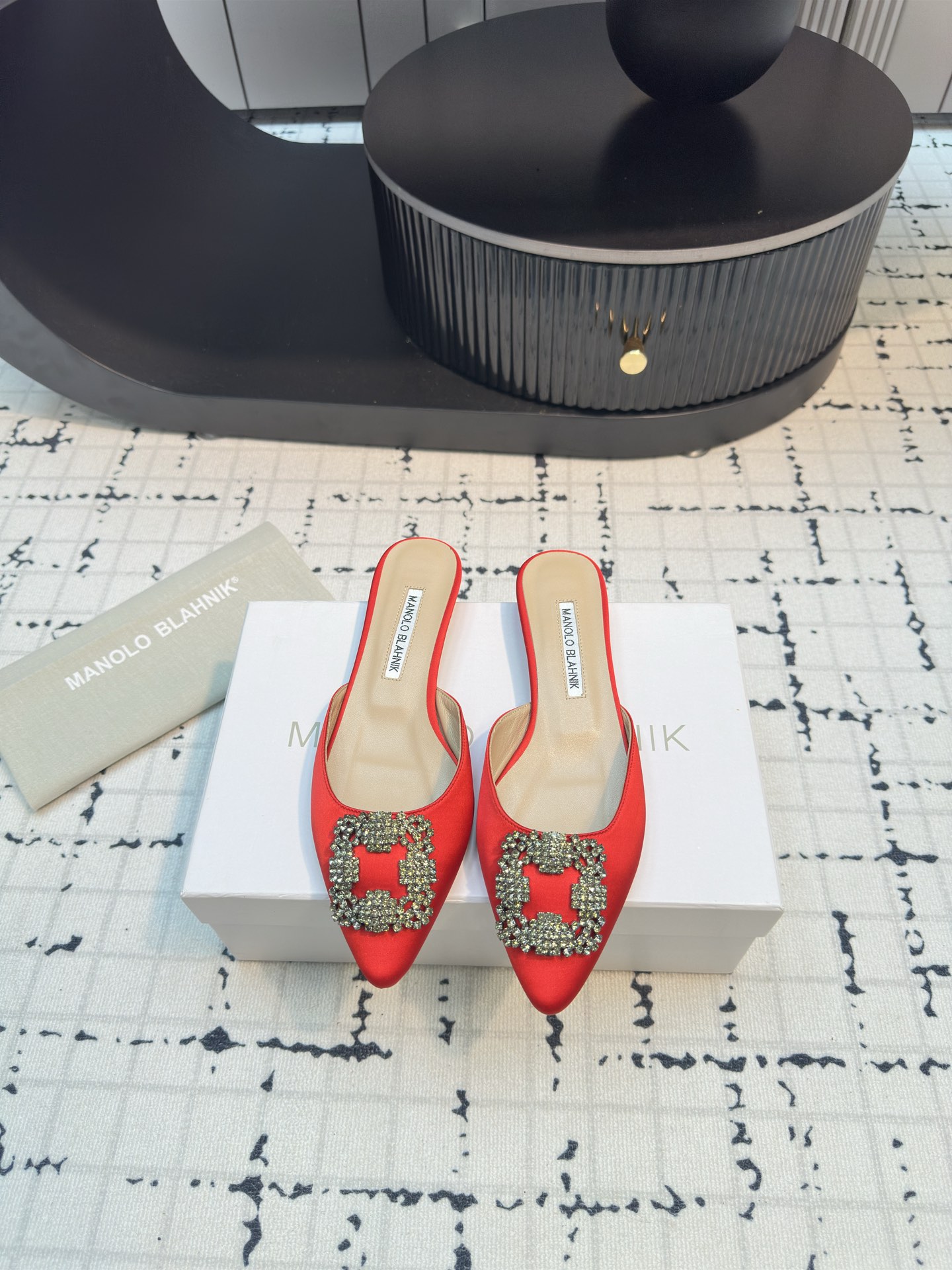 Magolo BlahnlK Classic Slippers: Premium Quality Shoes for Fashionable Women