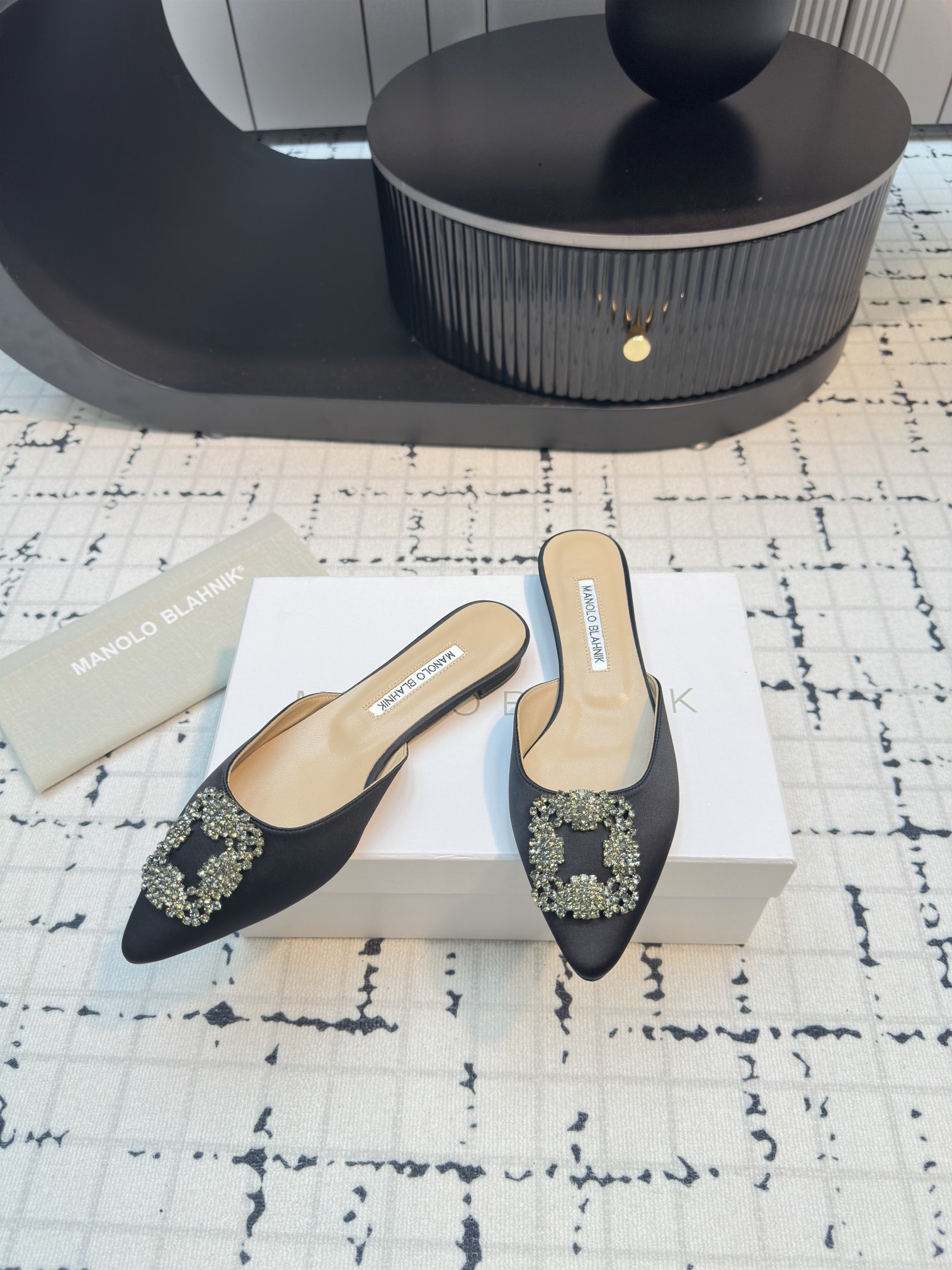 Magolo BlahnlK Classic Slippers: Top Quality Italian Imports for Fashionable Women - 图片 4