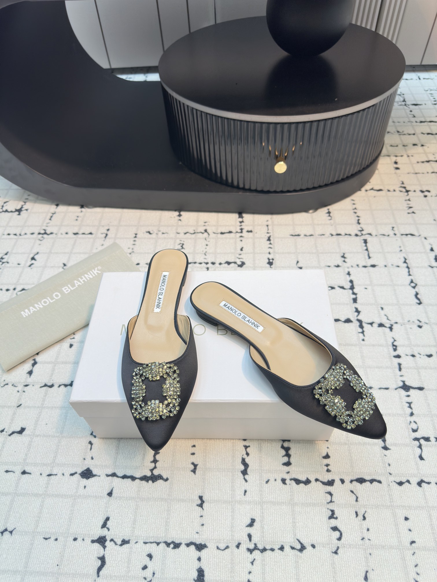 Magolo BlahnlK Classic Slippers: Top Quality Italian Imports for Fashionable Women - 图片 5
