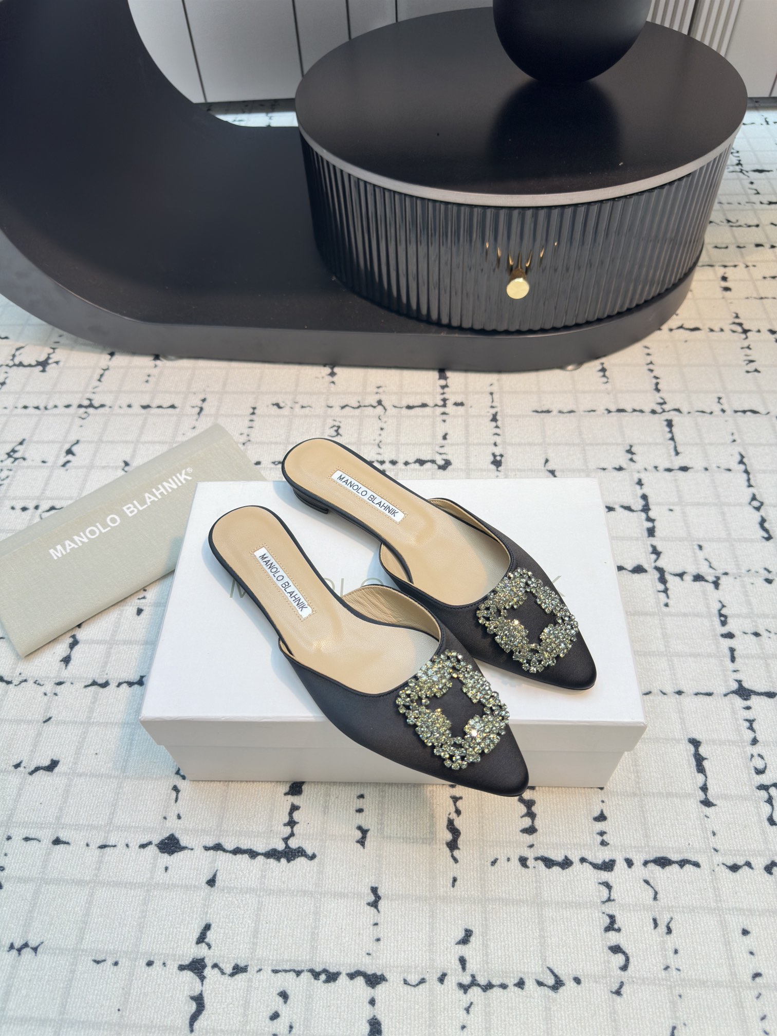 Magolo BlahnlK Classic Slippers: Top Quality Italian Imports for Fashionable Women - 图片 2