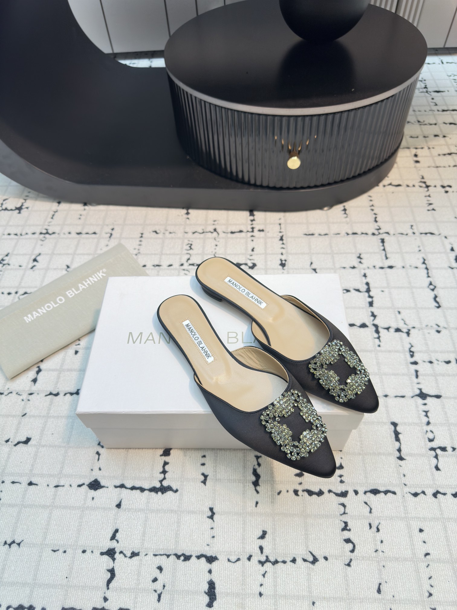 Magolo BlahnlK Classic Slippers: Top Quality Italian Imports for Fashionable Women - 图片 6