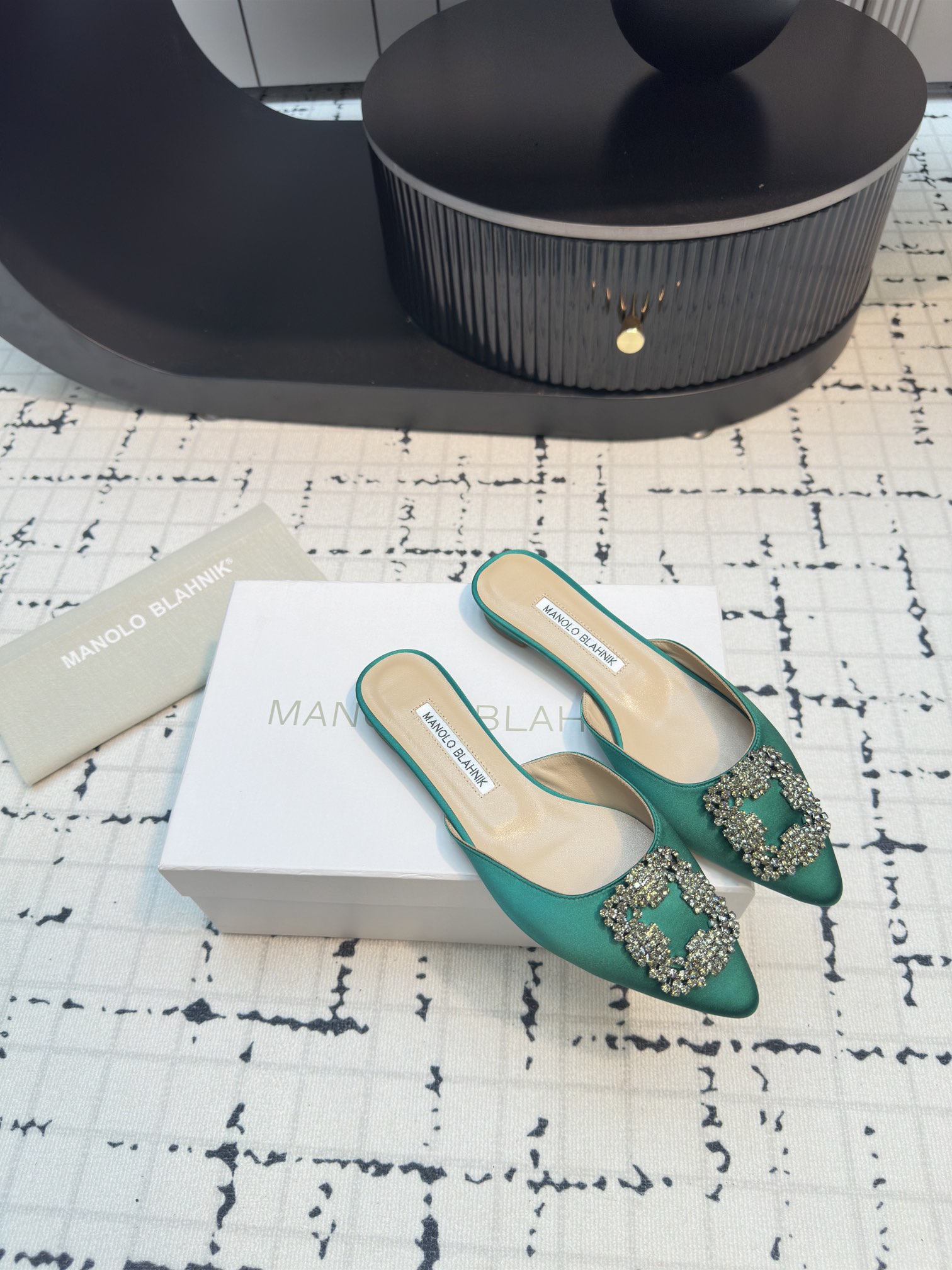 Magolo Blahnik Classic Slippers: High-Quality Italian Imports for Stylish Women - 图片 6