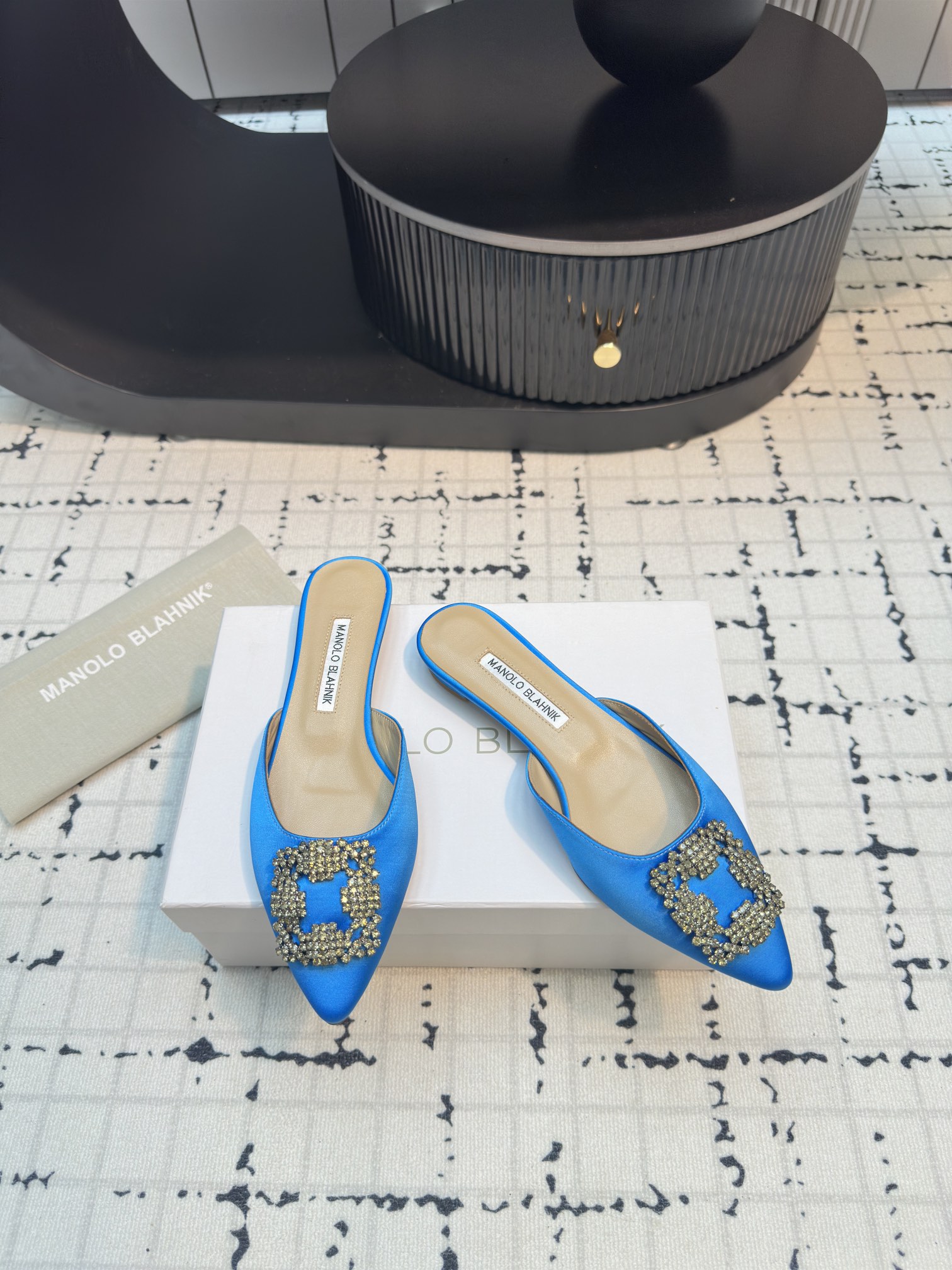 Magolo Blahnik Classic Slippers: High-Quality Italian Imports for Stylish Women - 图片 5