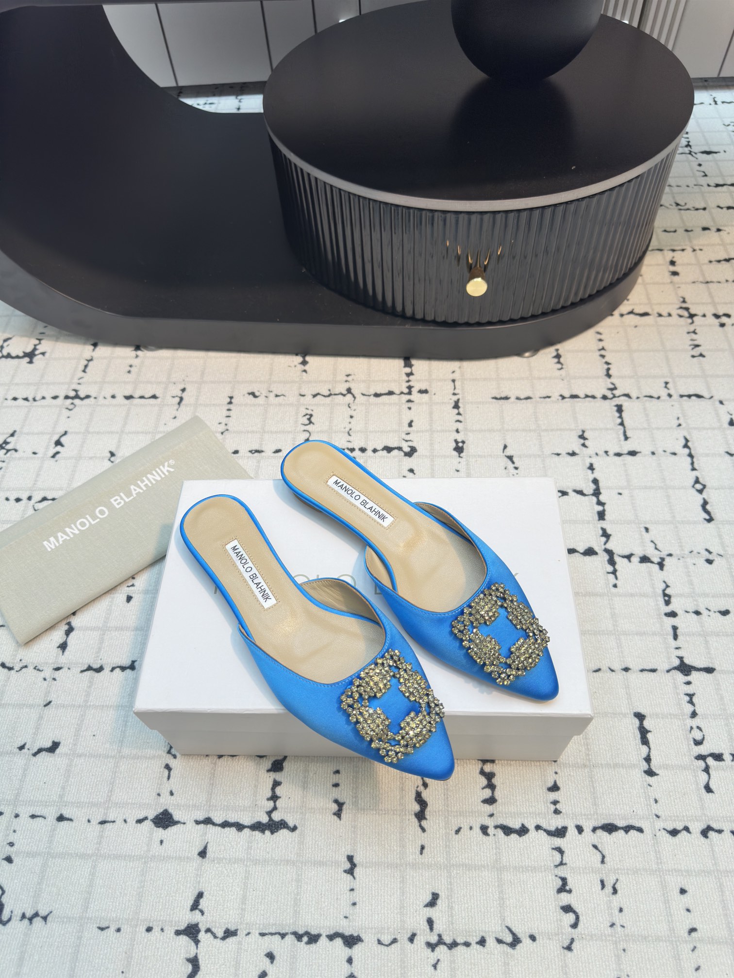 Magolo Blahnik Classic Slippers: High-Quality Italian Imports for Stylish Women - 图片 2