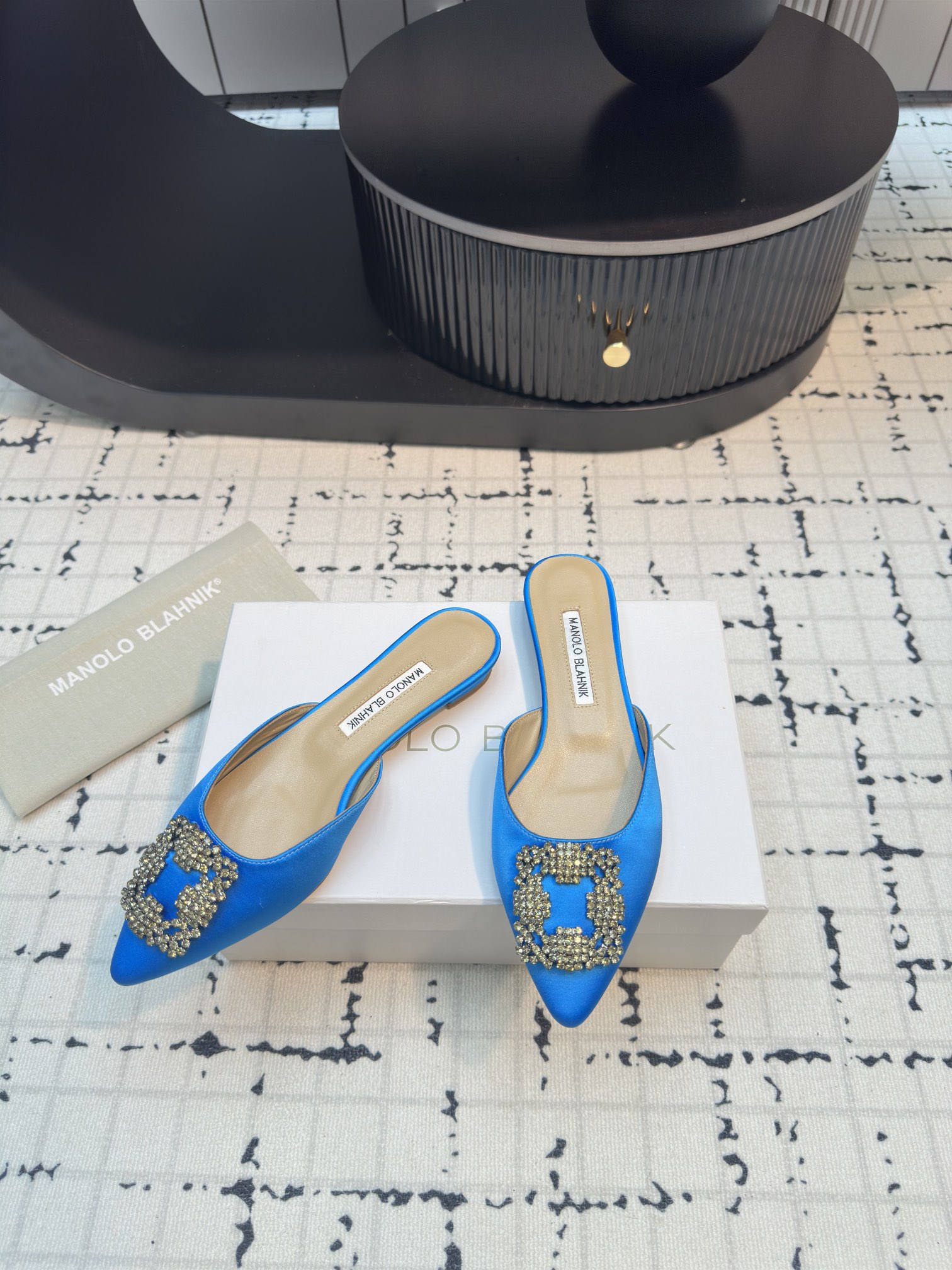 Magolo Blahnik Classic Slippers: High-Quality Italian Imports for Stylish Women - 图片 4
