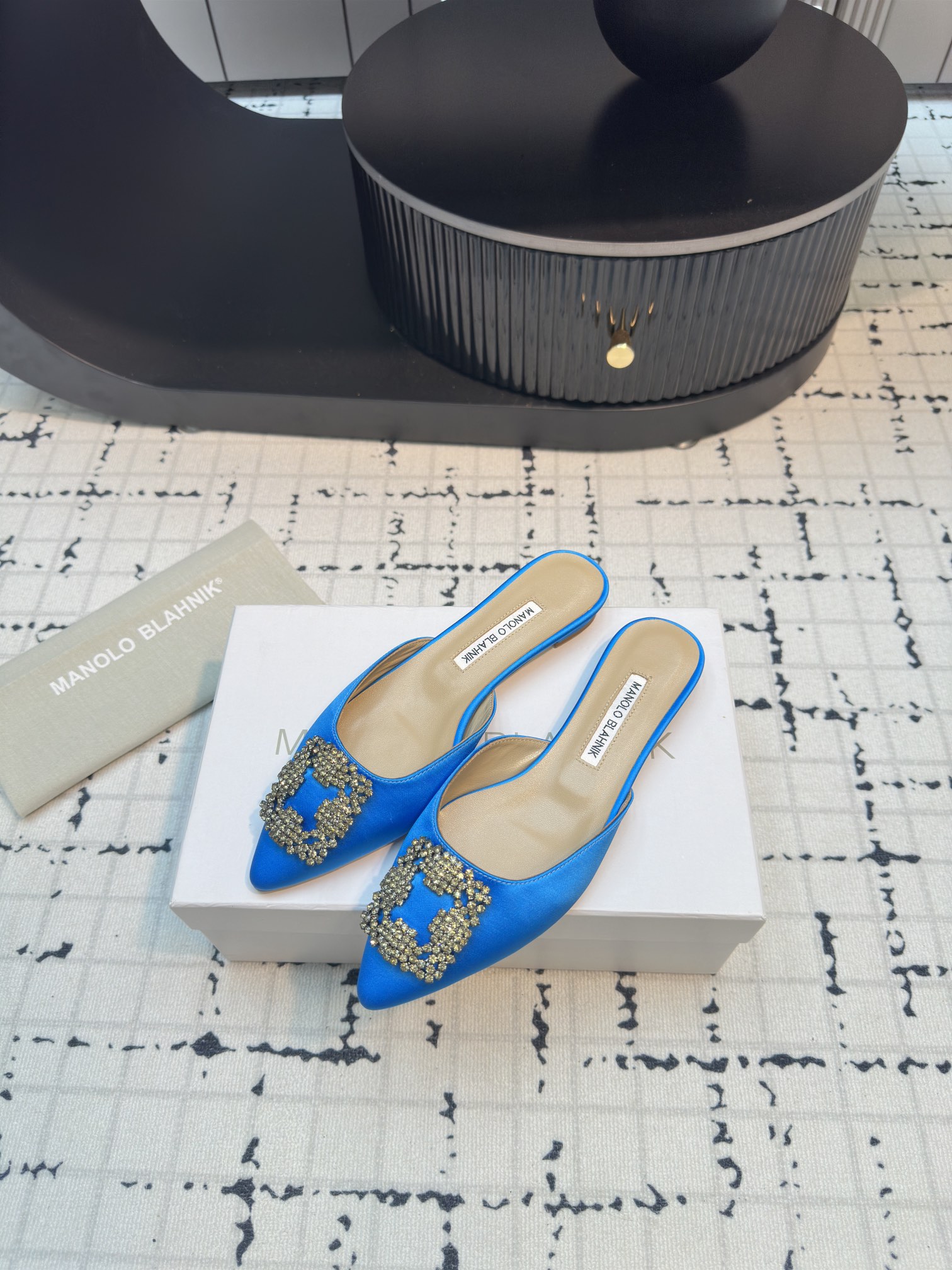 Magolo Blahnik Classic Slippers: High-Quality Italian Imports for Stylish Women - 图片 3