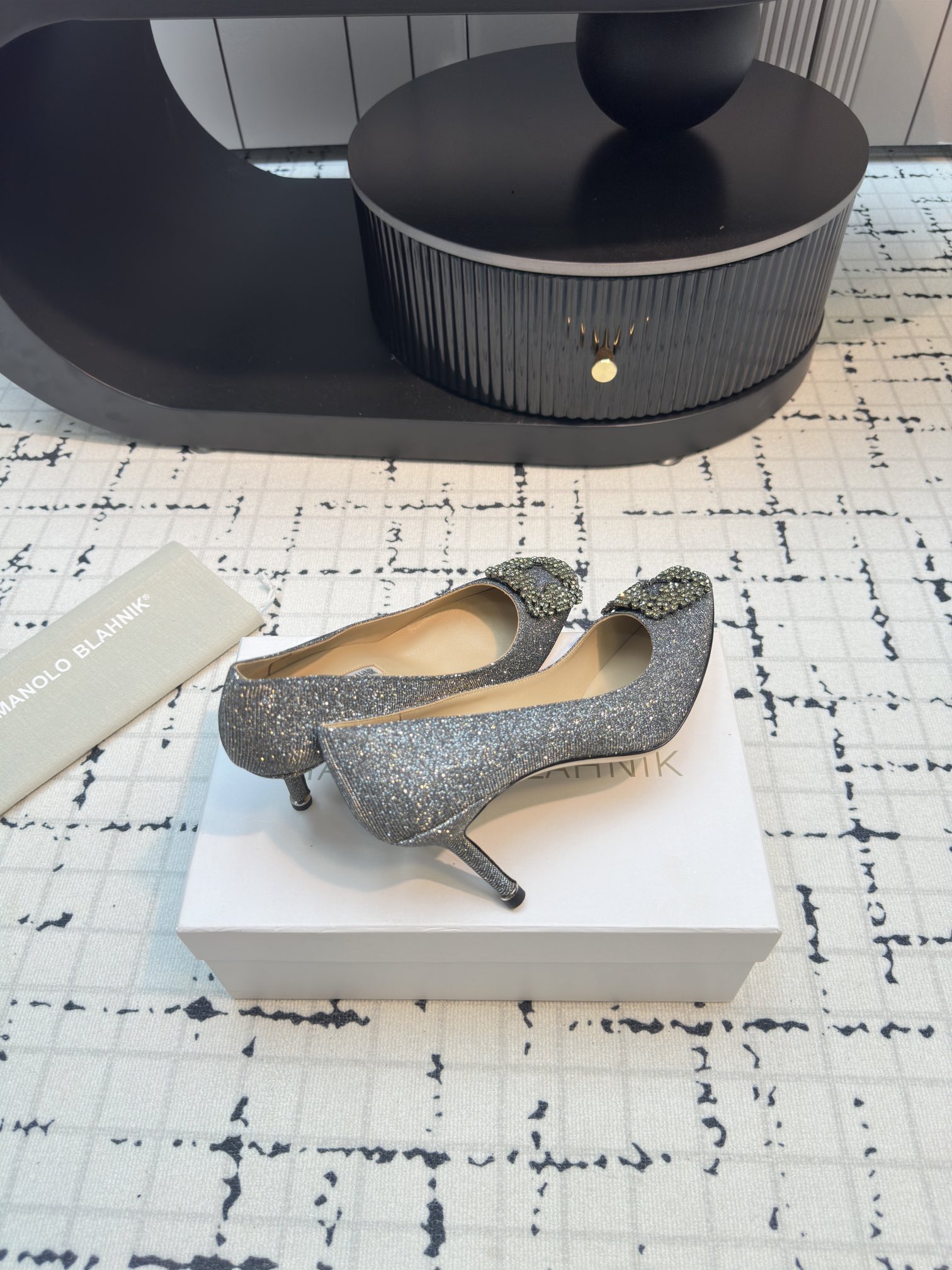 Manolo Blahnik: Perfect Quality Custom Shoes with Unique Design and Premium Materials - 图片 6