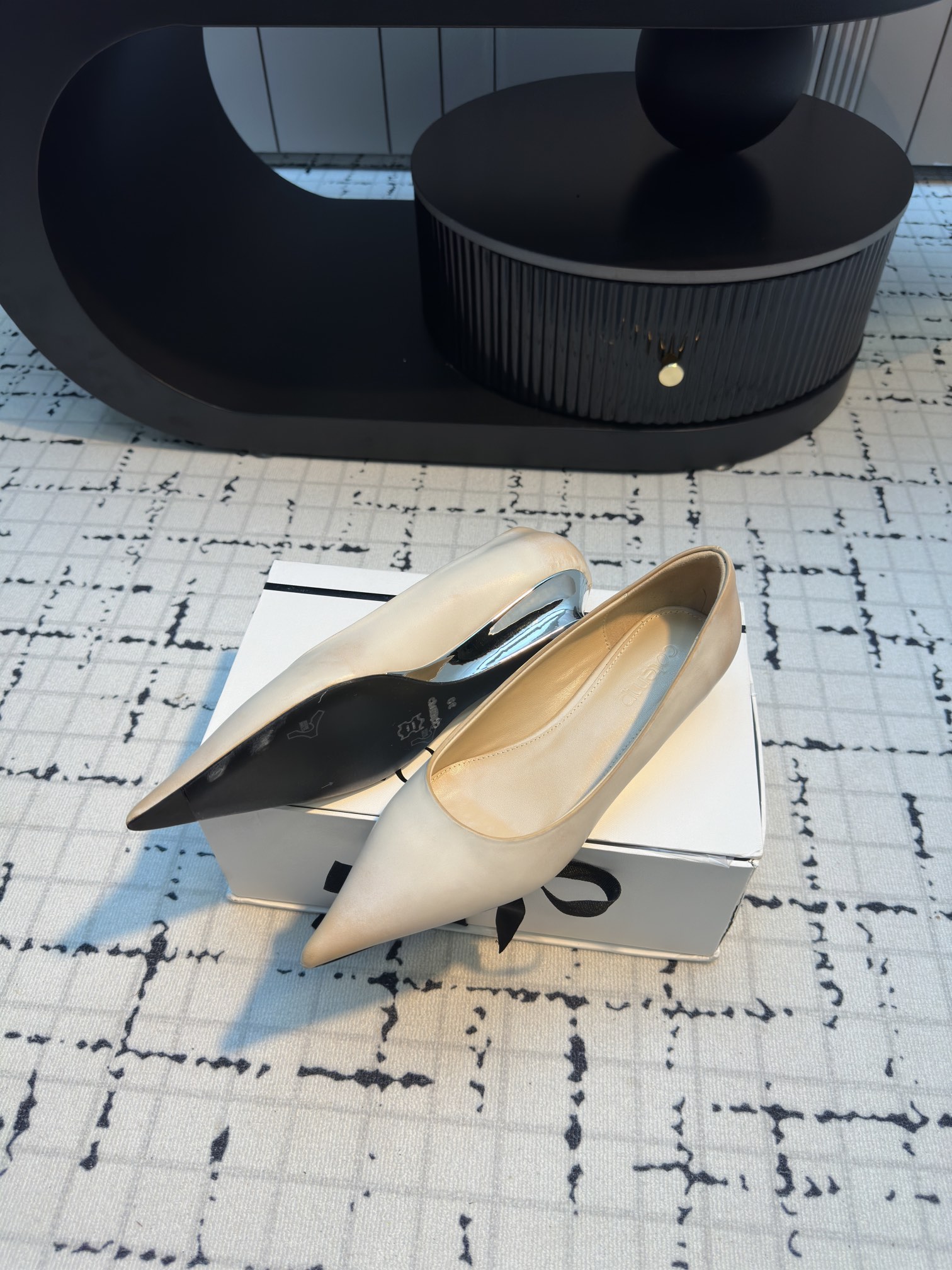 Luxurious Silk Embroidered Heels: Cotemp 110FW Pointy Shoe Series - 图片 4