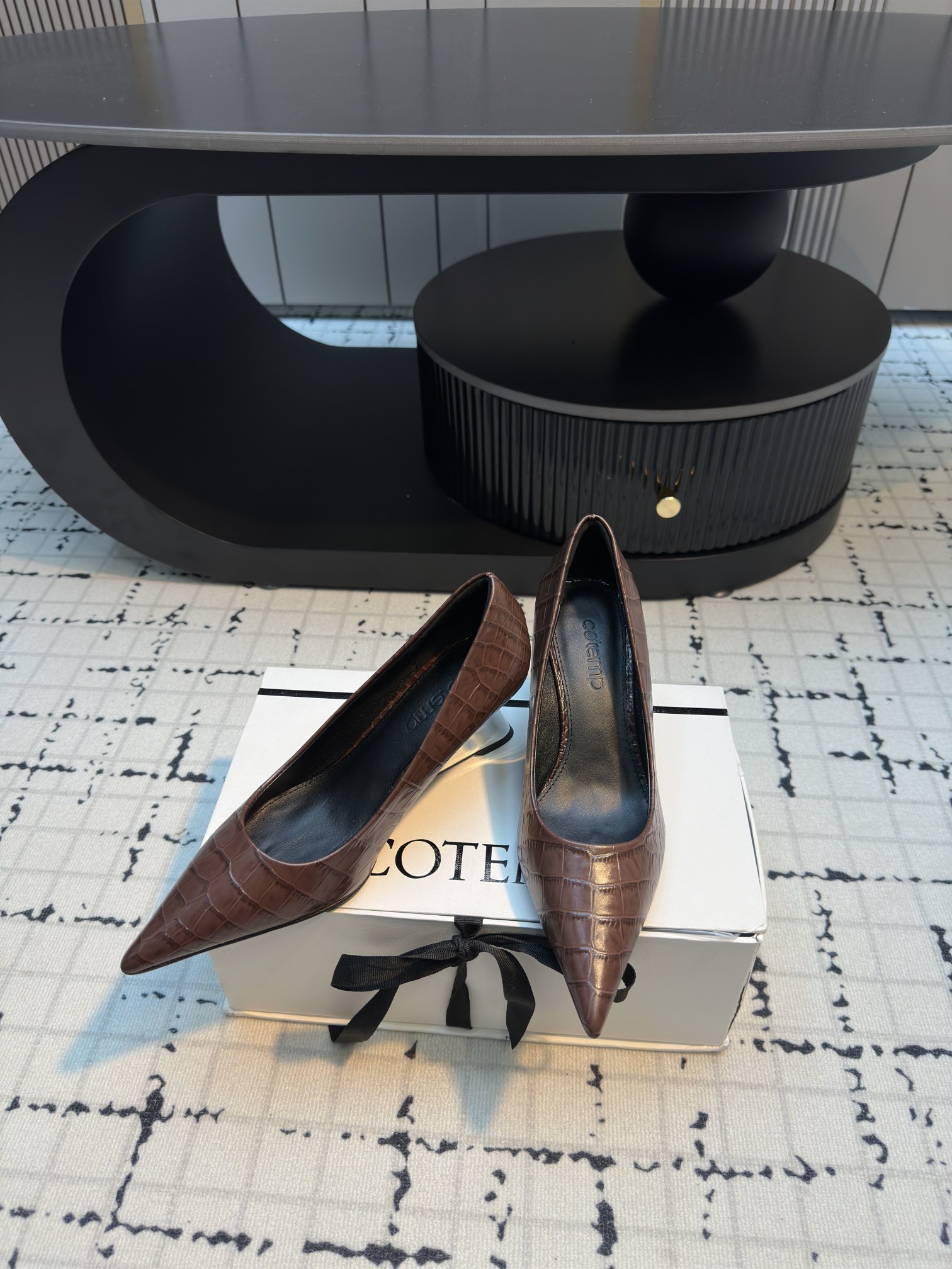 Cotemp 110FW Pointy Shoe Series: Silk Embroidered Heels with Metallic Shine - 图片 3