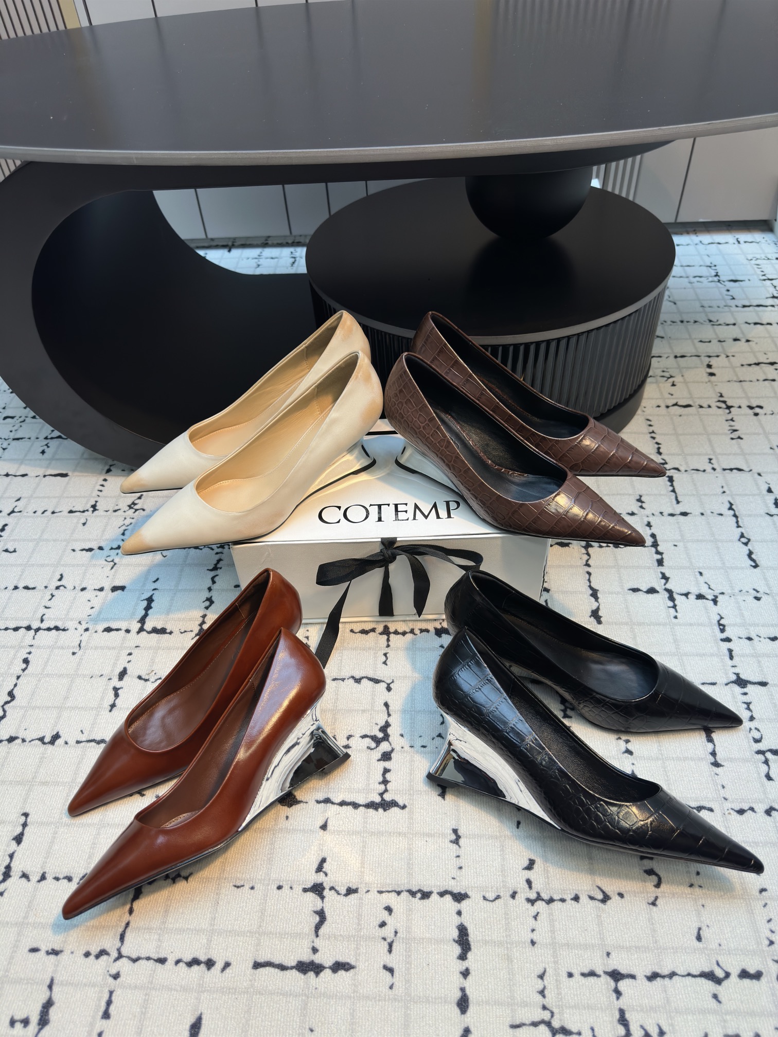 Luxurious Silk Embroidered Heels: Cotemp 110FW Pointy Shoe Collection - 图片 6