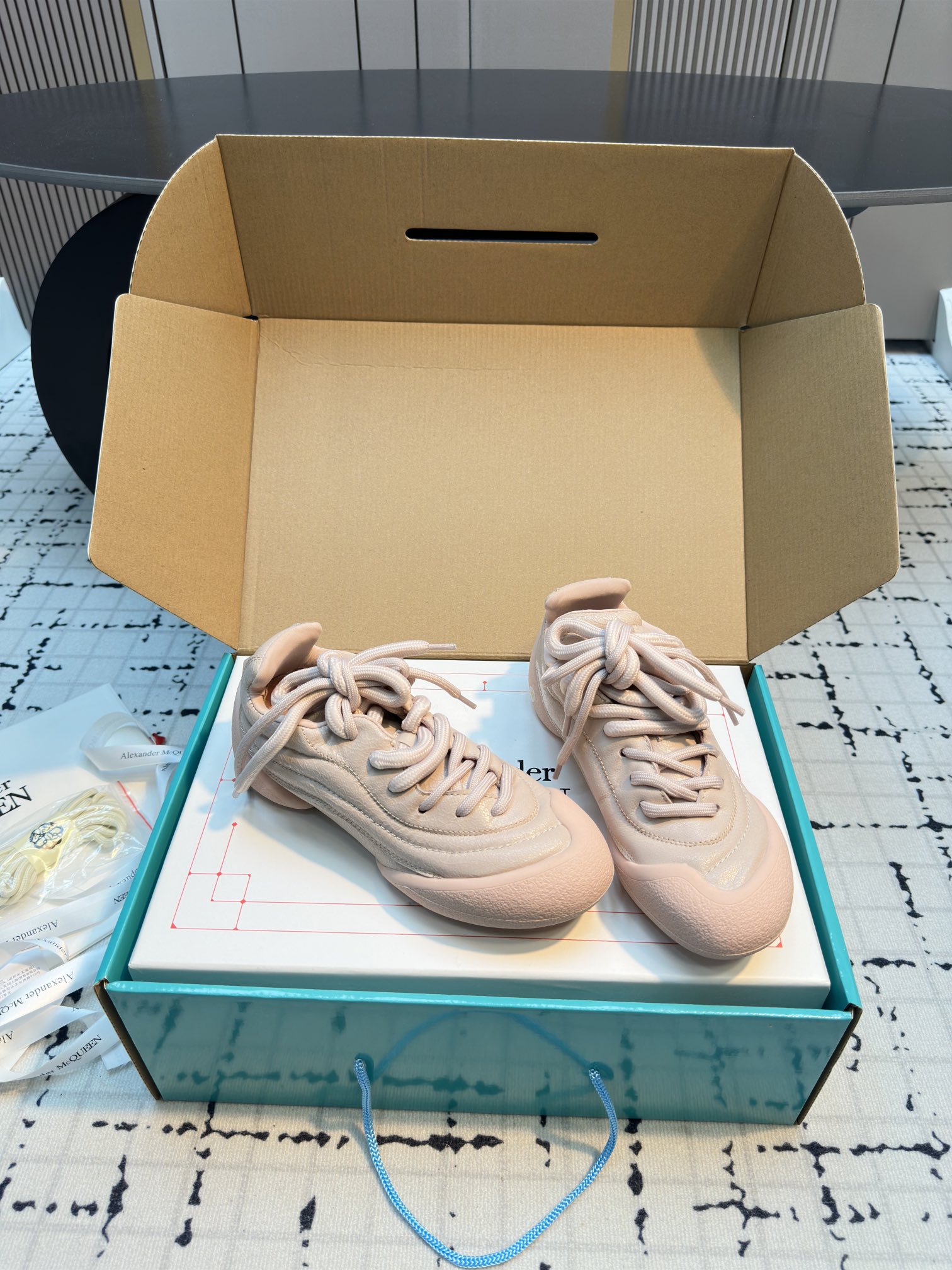 Alexander McQueen Flexion Off White Leather Low-Top Sneakers 1 Alexander McQueen Flexion Off White Leather Low-Top Sneakers