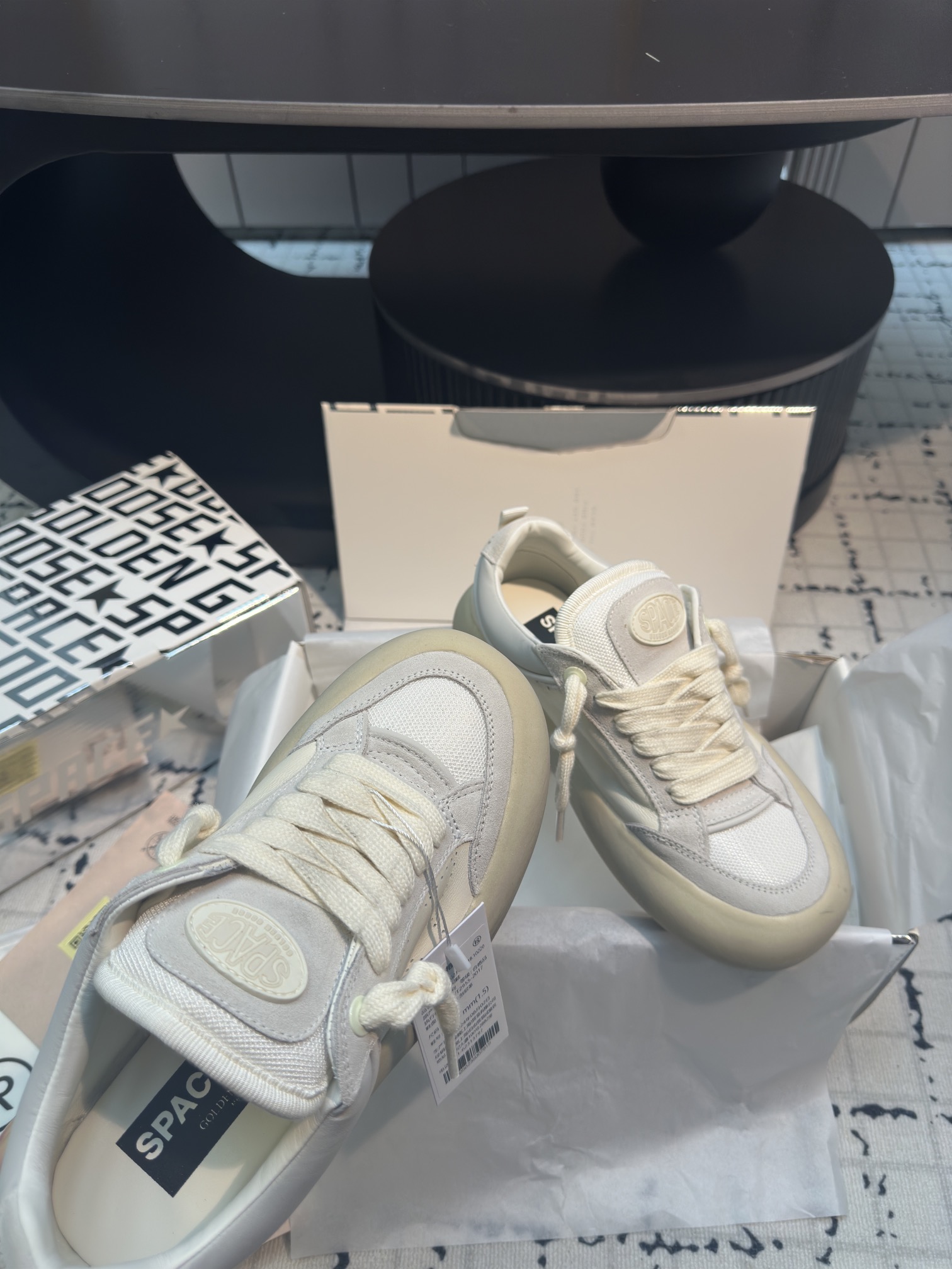 𝐆𝐆𝐃𝐁|𝟐𝟎𝟐4 zapatos de pan sucios de suela gruesa Space-Star de nuevo estilo‼ ️ Zapatos de pan espacial ~ modernos…