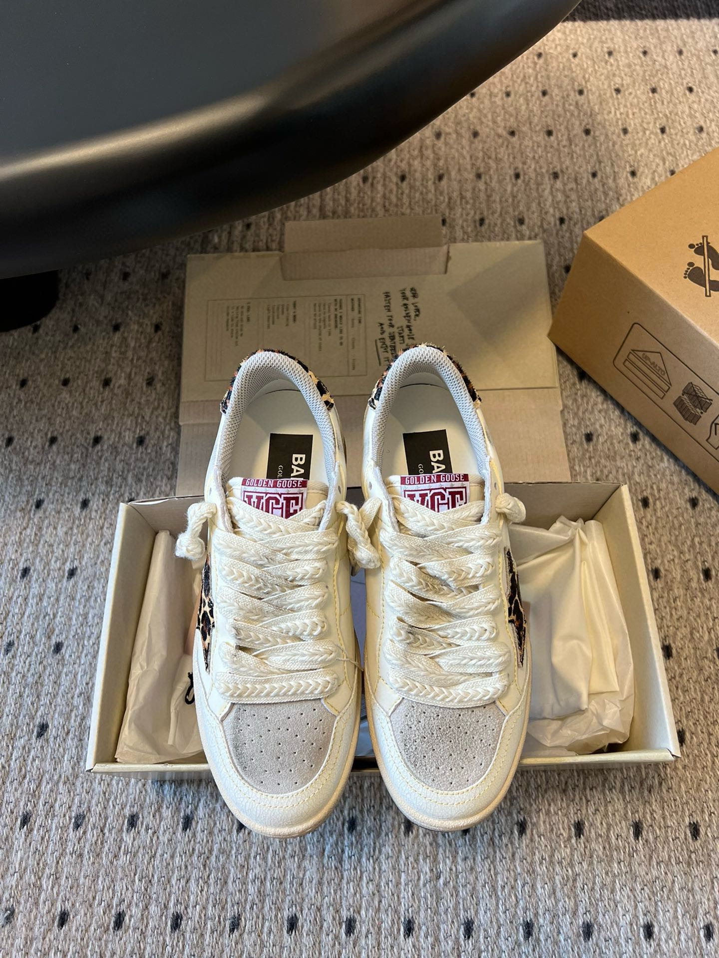 NO:462041,Purchase level, new colors are here, GGDB new spring and summer style, casual moral training small dirty shoes series, breaking the traditional aesthetic, small dirty shoes have been used as a demonstration of celebrity private servers, and it is so versatile!  No need to worry about washing shoes anymore. Customized fabric cowhide inner towel inside shoe tongue genuine leather private molded sole, original full package size 35/40 (40 custom made without return or replacement), casual shoes/sports shoes, sneakers, cowhide19860909代购级 新色来了 GGDB 春夏季新款 休闲德训小脏鞋系列 打破传统审美,小脏鞋做到了明星私服上脚示范 就是这么百搭 ！再也不用担心洗鞋的问题啦 面料定制牛皮 内里 毛巾里 鞋舌内里真皮 私模大底、原版全套包装 码数35/40（40定做不退不换）,休闲鞋/运动鞋,sneakers,cowhide,Women's Shoes