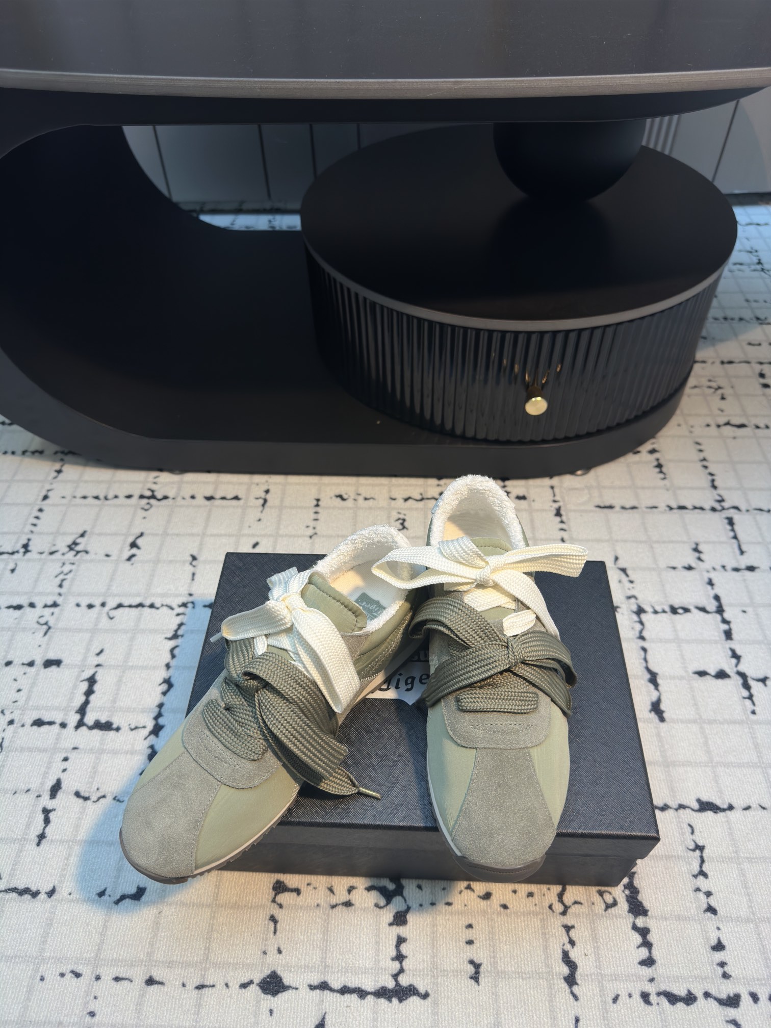 Onitsuka Tiger: Fashionable Leisure Sports Shoes with Handmade Perfection - 图片 2