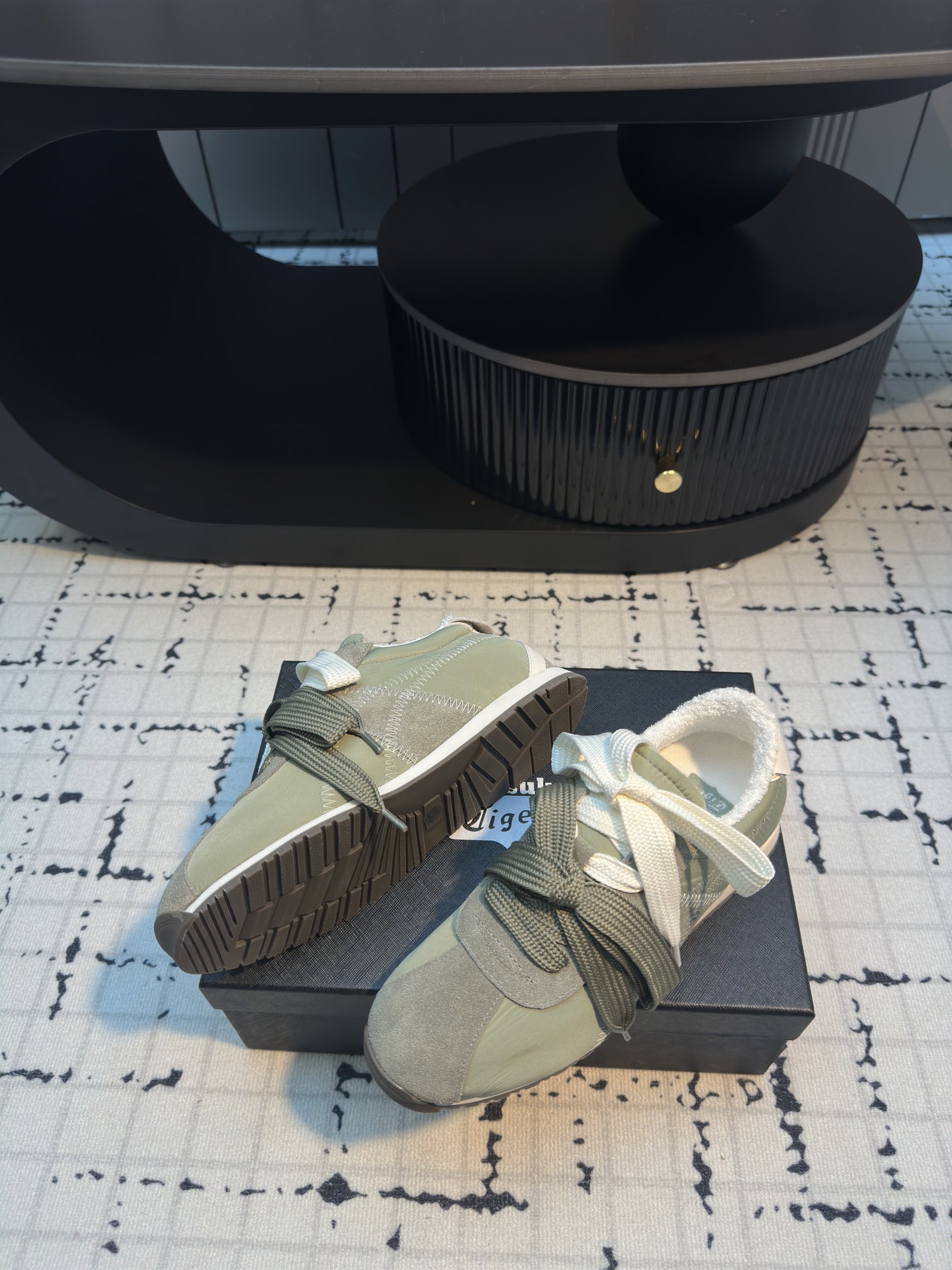 Onitsuka Tiger: Fashionable Leisure Sports Shoes with Handmade Perfection - 图片 6