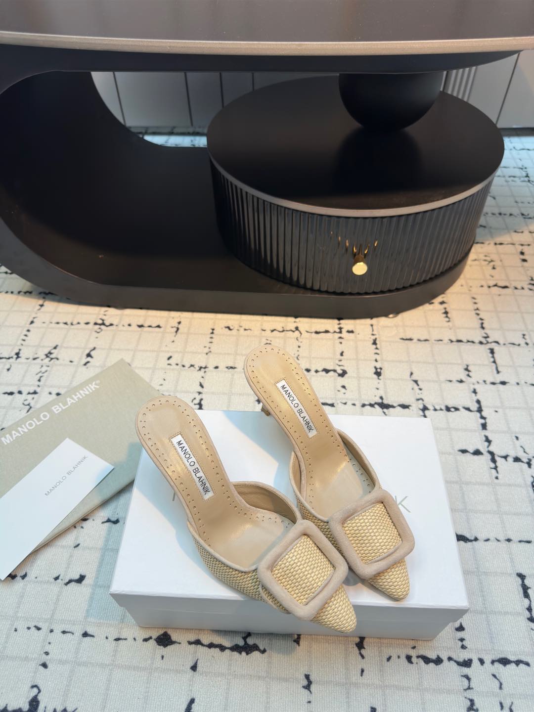 Manolo Blahnik 2025 Spring/Summer High-Shoe-Weaved Slippers with Luxury Details