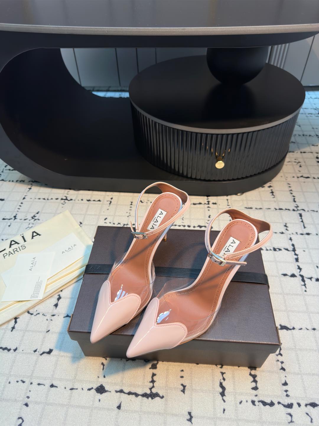 Alaïa High Love Heart Heeled Sandals - Patent Leather, Pointed Toe 4 i1736421160237 3234 0 2