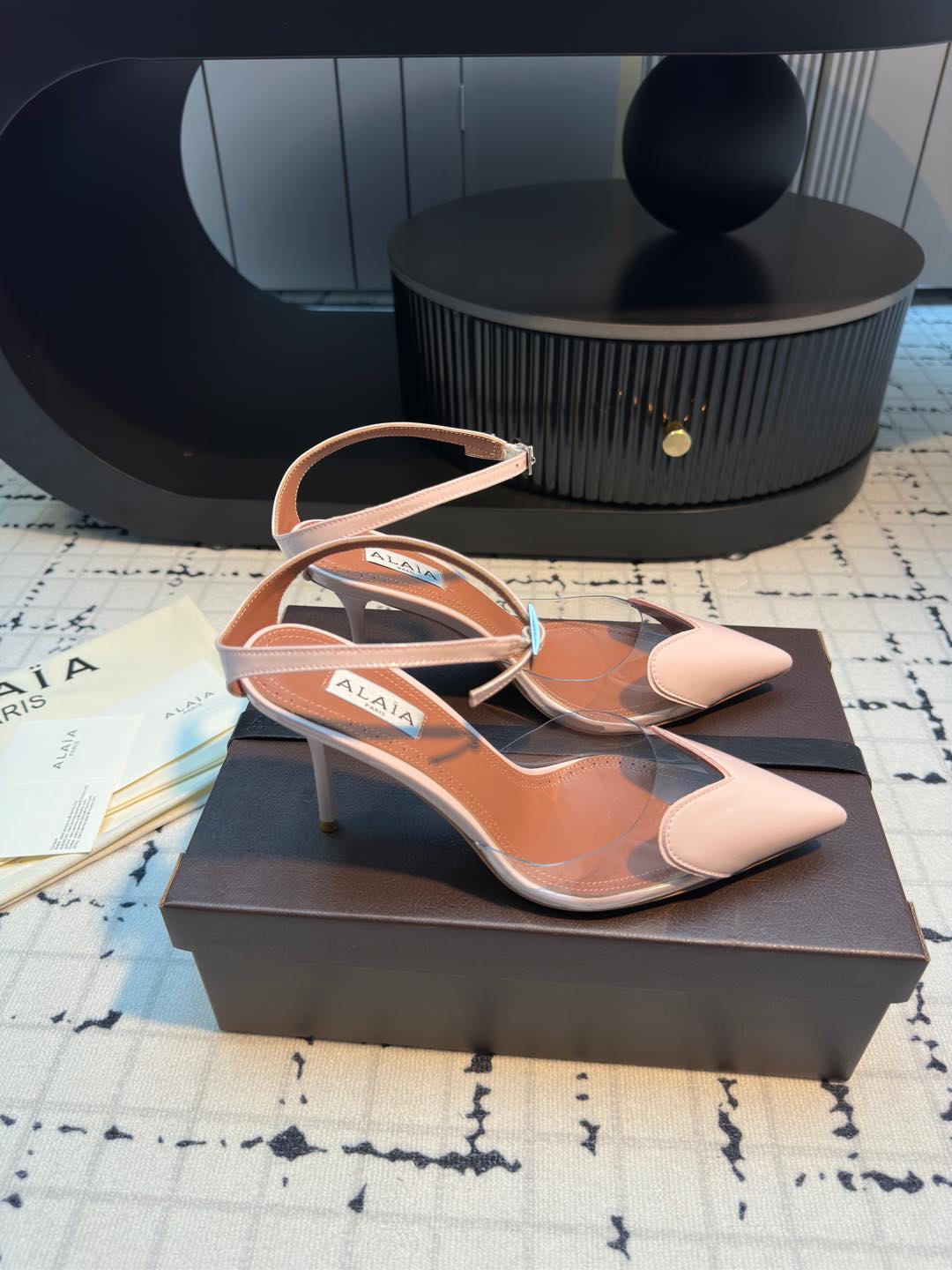 Alaïa High Love Heart Heeled Sandals - Patent Leather, Pointed Toe 6 i1736421160947 4219 0 4