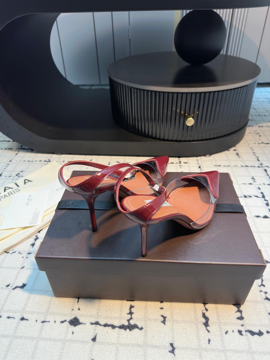 Alaïa High Love Heart Pointed-Toe Slingback Heels - Chic and Elegant 7 i1736421354919 3352 0 5