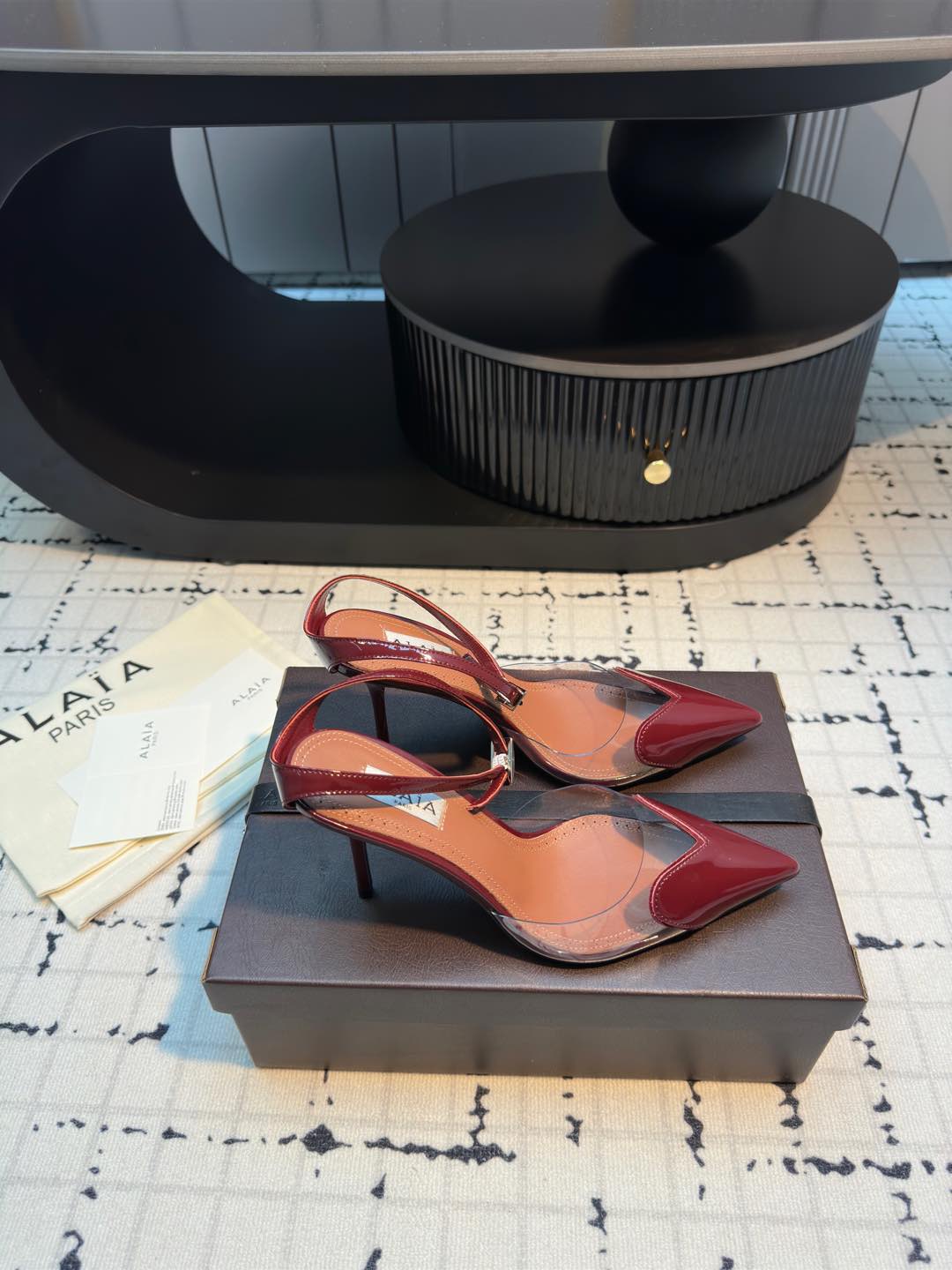 Alaïa High Love Heart Pointed-Toe Slingback Heels - Chic and Elegant 6 i1736421355956 3412 0 4