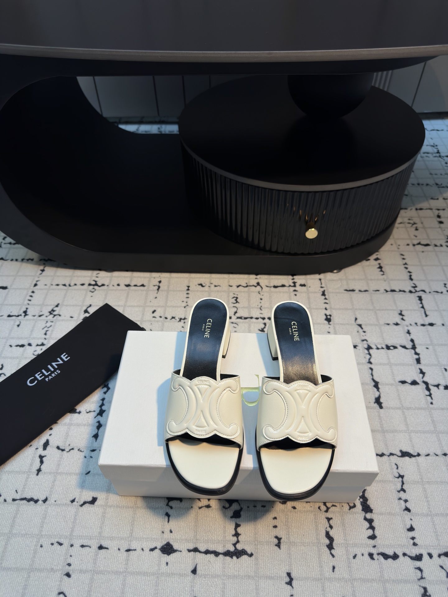 NO:165272,celine 小小小小小小小小小小小小小小小小小小小小小小小小小小小小小小小小小小小小小小小小小小小小小小小小小小小小小小小小小小小小小小小小小小小小小小小小小小小小小小小小小小小�19860909celine 赛琳早春新款春夏新品凯旋门罗马粗跟拖鞋 非常高级的一款凯旋门设计极具品牌辨识度,超级好看百搭,好少女! 鞋面进口漆皮 内里进口山羊皮 大底进口真皮大底 码数35/40（40定做不退不换）,拖鞋,celine,celine,slippers,sheepskin,Leather soles,Women's Shoes
