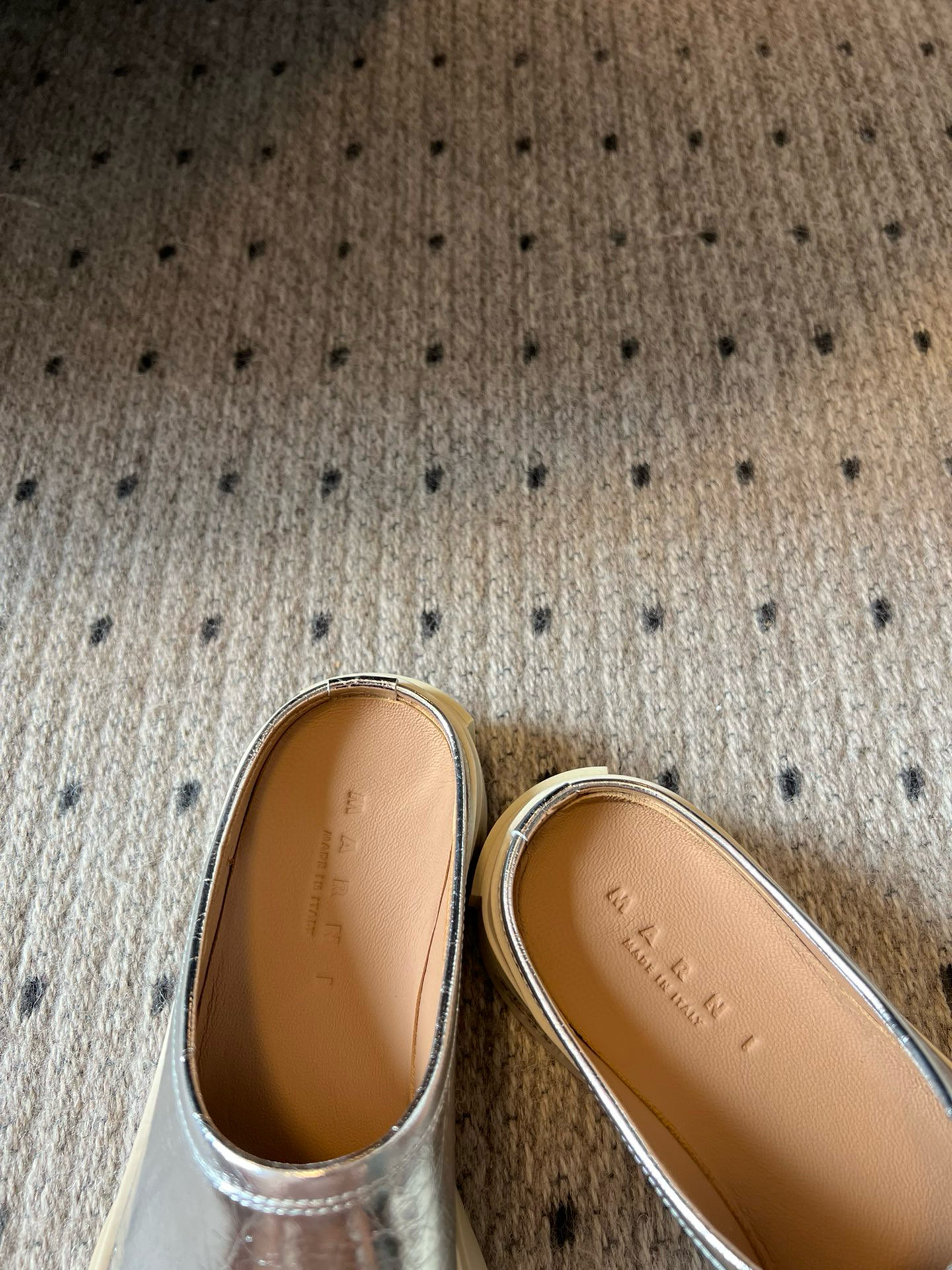 Marni Platform Mules: Silver Leather, Round Toe, Slip-On Style, and Rubber Sole 6 i1740308439145 7280 0 3