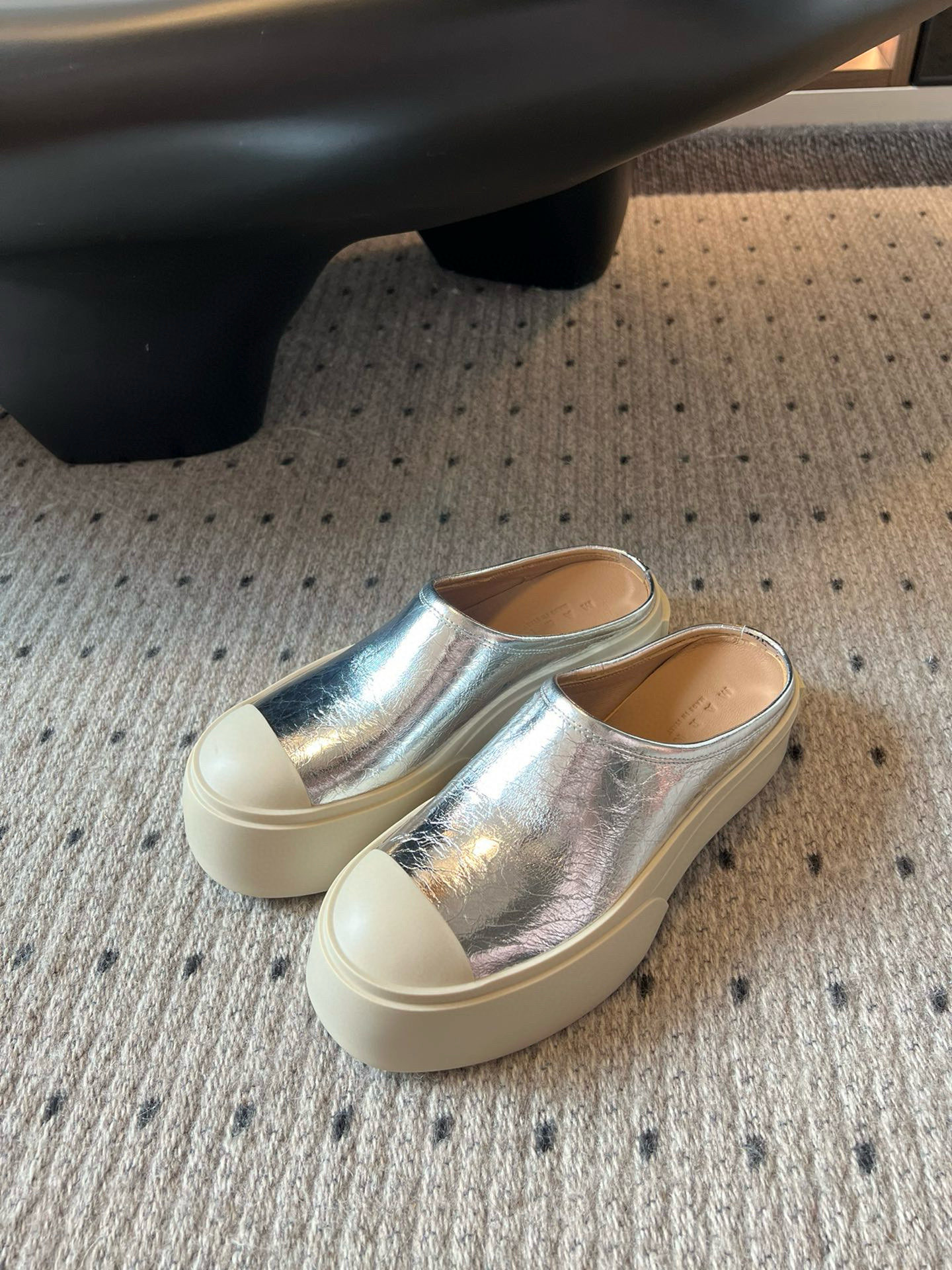 Marni Platform Mules: Silver Leather, Round Toe, Slip-On Style, and Rubber Sole 2 i1740308449779 7035 0 7