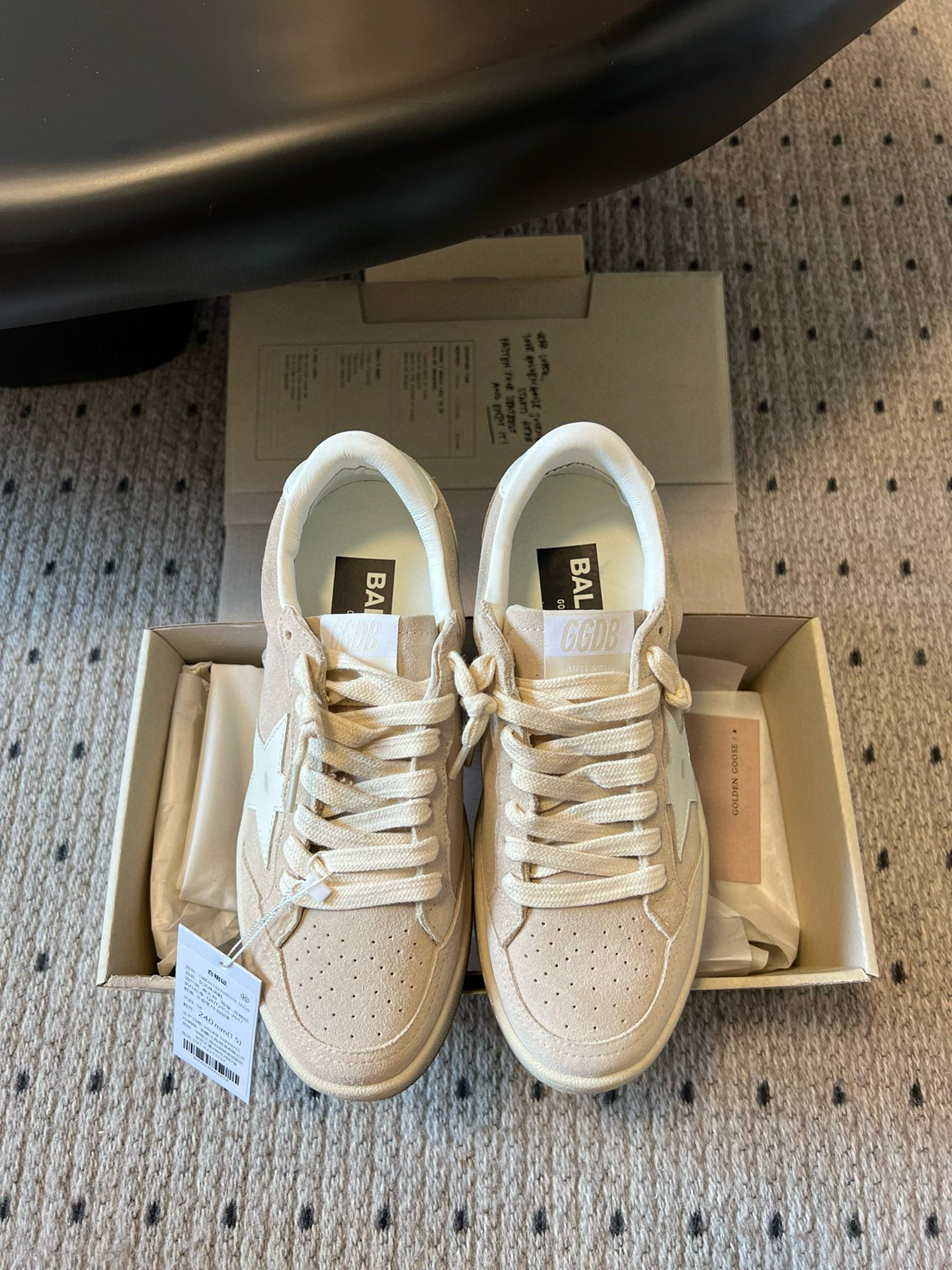 NO:462119,Purchase level, new colors are here, GGDB 25ss Spring and summer new style, casual moral training small dirty shoes series, breaking the traditional aesthetic, small dirty shoes have been used as a demonstration of celebrity private servers, and it is so versatile!  No need to worry about washing shoes anymore. Customized fabric cowhide inner towel inside shoe tongue genuine leather private molded sole, original full package size 35/39, casual shoes/sports shoes, sneakers, cowhide19860909代购级 新色来了 GGDB 25ss 春夏季新款 休闲德训小脏鞋系列 打破传统审美,小脏鞋做到了明星私服上脚示范 就是这么百搭 ！再也不用担心洗鞋的问题啦 面料定制牛皮 内里 毛巾里 鞋舌内里真皮 私模大底、原版全套包装 码数35/39,休闲鞋/运动鞋,sneakers,cowhide,Women's Shoes