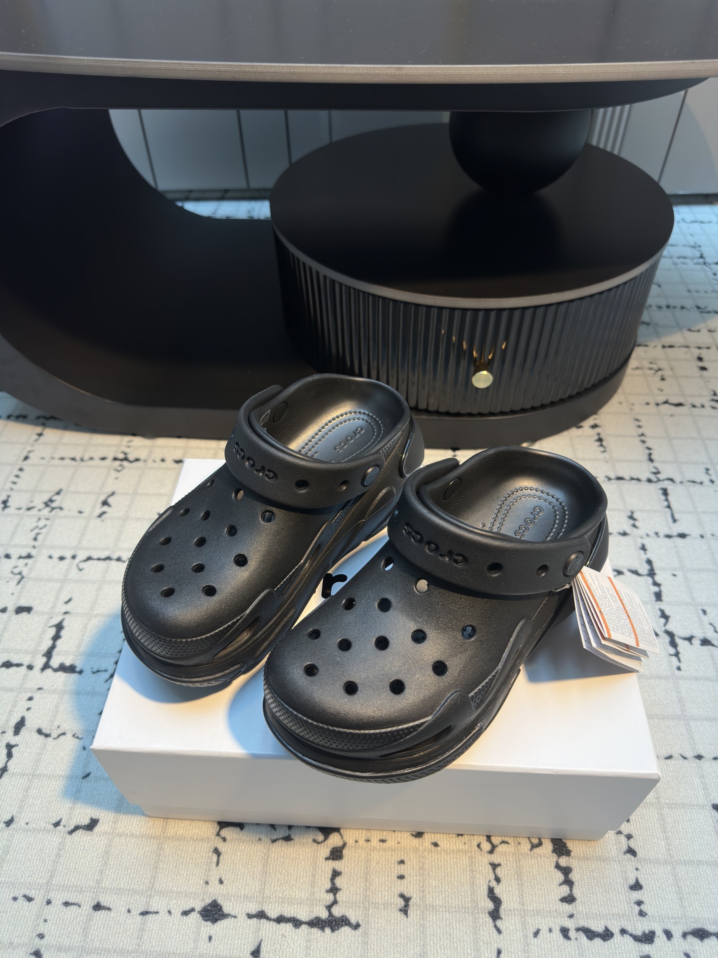 Crocs Casserz 2025: Innovative Eco-Friendly Recreational Shoes with Zenium Fabric - 图片 2