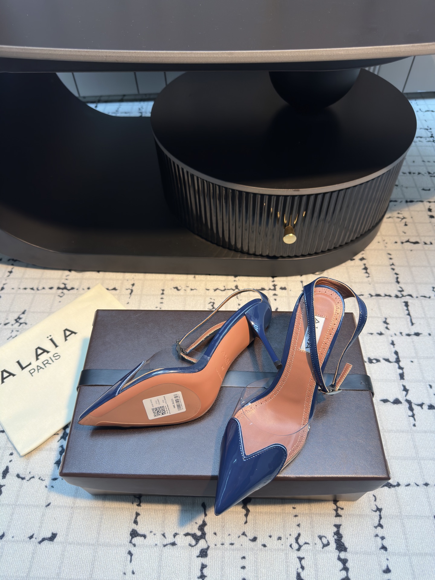 Alaïa High Love Heart Slingback Heels - Pointed Toe, Patent Leather 7 i1744888395823 8015 0 5