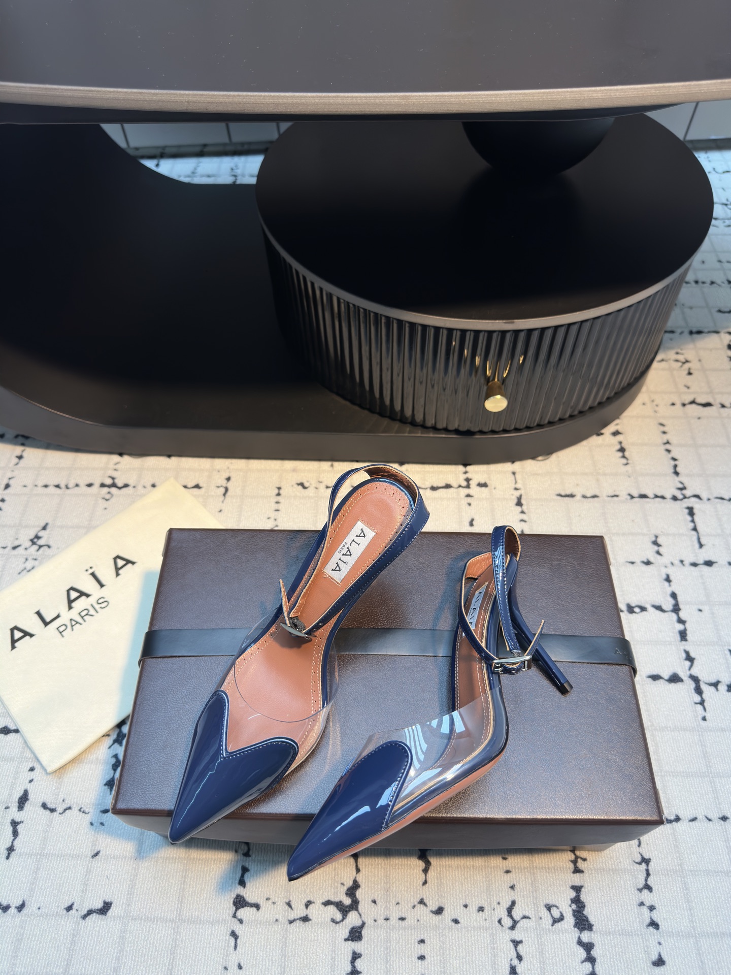 Alaïa High Love Heart Slingback Heels - Pointed Toe, Patent Leather 5 i1744888397422 9586 0 3