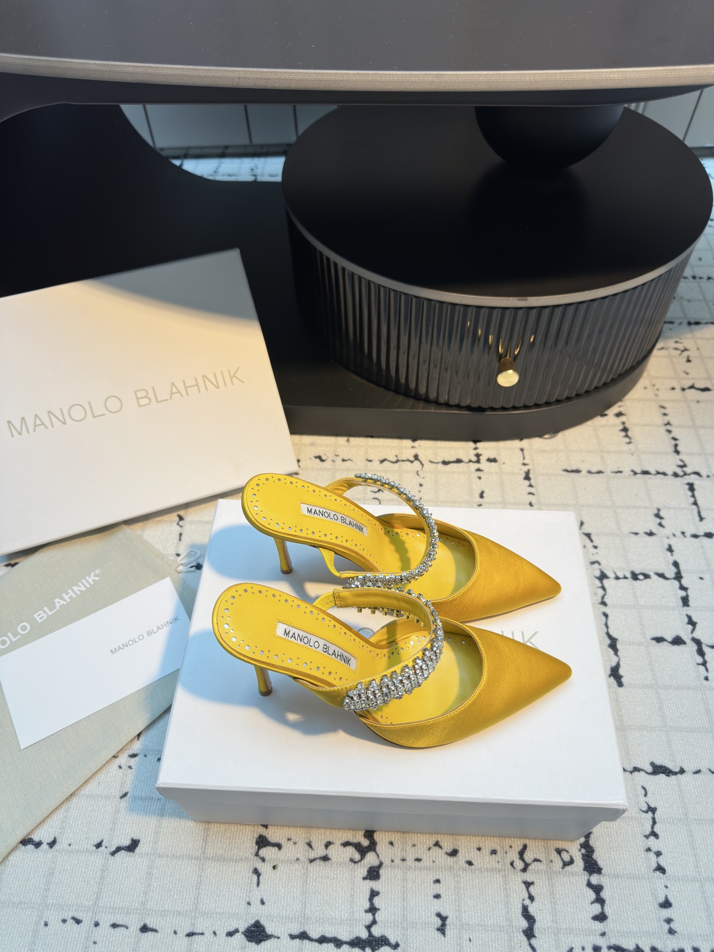 Manolo Blahnik Summer 2025 Chevalier Water Drilling Heels: Precision and Quality! - 图片 3