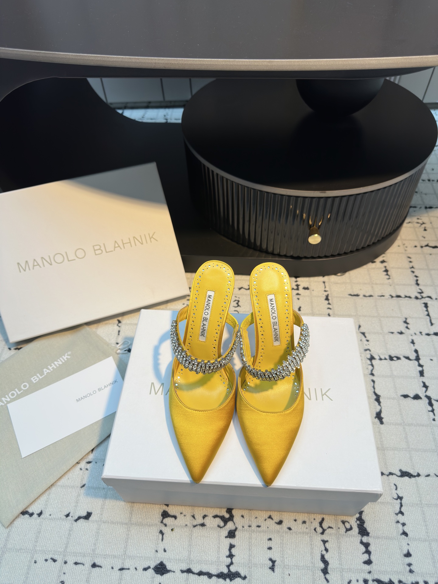 Manolo Blahnik Summer 2025 Chevalier Water Drilling Heels: Precision and Quality! - 图片 7