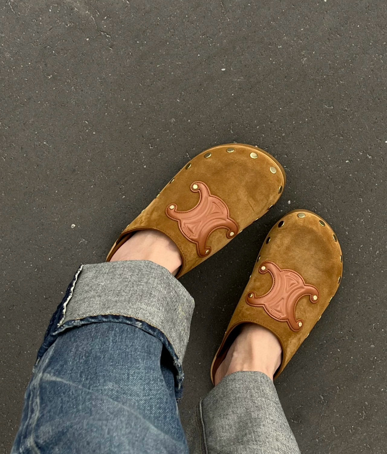 NO:262204,It makes people relaxed and fashionable. Wearing the Southern French holidays on your feet. It is very comfortable, half-dragged19860909让人轻松又时髦 把南法假日穿在脚上 惬意十足,半拖,Women's Shoes