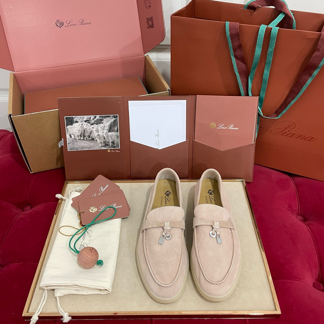 NO:243610,A pair of loafers that can travel thousands of miles a day ~ no longer need to use logos to prove quality and value ~ It naturally reveals a high-end and comfortable atmosphere ~ Simple and casual, non-floating, low-key and luxurious, the most comfortable material to wear ~ Better to yourself ~ Exclusive original version of the upper 1:1 customized Yangjing/Female cow velvet [Pure hand-sewn mark line] Inner water dye mixed-bred sheepskin footbed water dye calf leather Exclusive original version 1:1 open mold custom light-colored rubber beef tendon outsole Full set of ZP consistent packaging Size 35/42 (40.41.42 custom-made without return or replacement), loafers, cowhide, sheepskin, sheep19860909一双可以日行万里的乐福鞋～早已不需用logo来证明品质和价值～ 自然而然的透露着 高级而舒适的气息～ 简单随性、不浮不躁、低调奢华、穿最舒服的材质～对自己更好一点儿～ 鞋面独家原版1:1定制羊京/胎牛绒【纯手工缝马克线】 内里水染混种羊皮 垫脚水染小牛皮 大底独家原版1:1开模定制浅色橡胶牛筋大底 全套ZP一致包装 码数35/42（40.41.42定做不退不换）,乐福鞋,loafers,cowhide,sheepskin,sheep,Women's Shoes