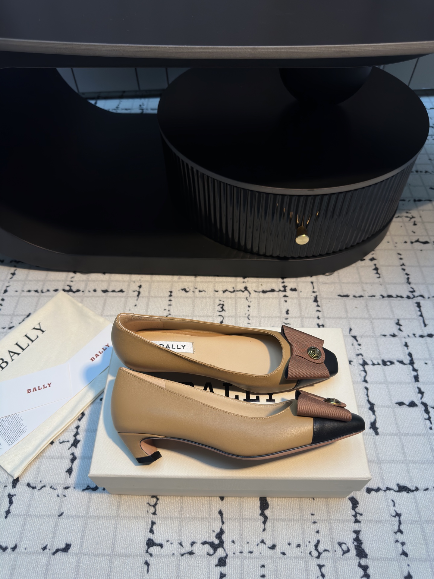 Bally Women's Leather Pointed Toe Cap-toe Bow Heel Pumps Shoes 1 Bally Women's Leather Pointed Toe Cap-toe Bow Heel Pumps Shoes