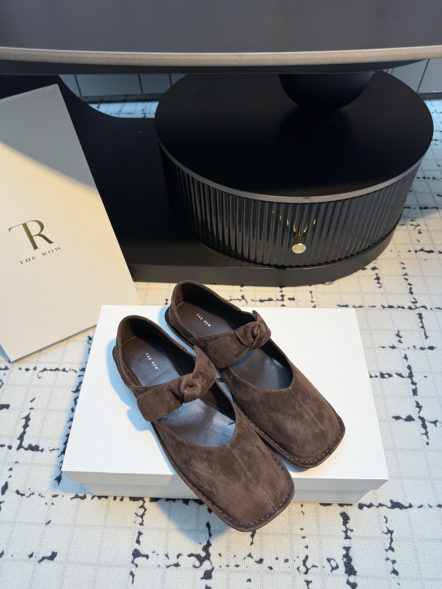 The Row Square-Toe Bow Mary Jane Flats - Comfortable & Stylish 2 i1746610497893 188 0 1