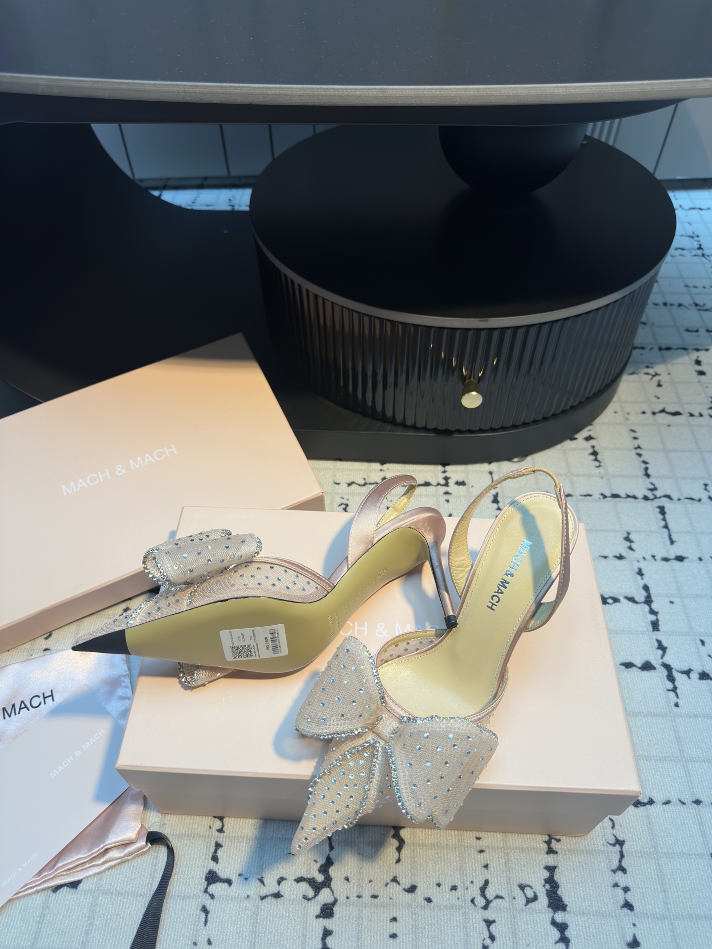 Luxury Crystal Sandals with Custom Italian Silk and 8.5cm Heels - 图片 6