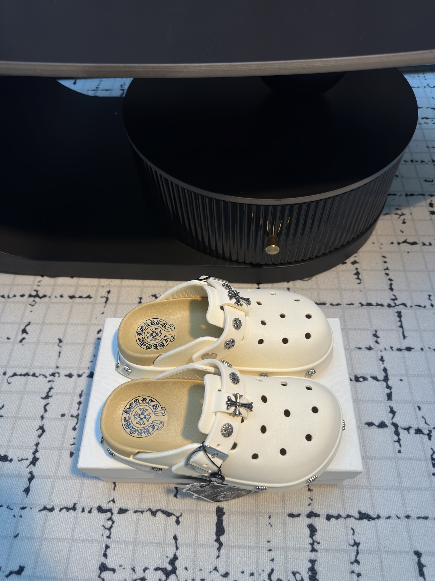 “Crozen Summer 2025 Fashion Collection: Soft and Comfortable Fabrics for Stylish and Cozy Feet” - 图片 4